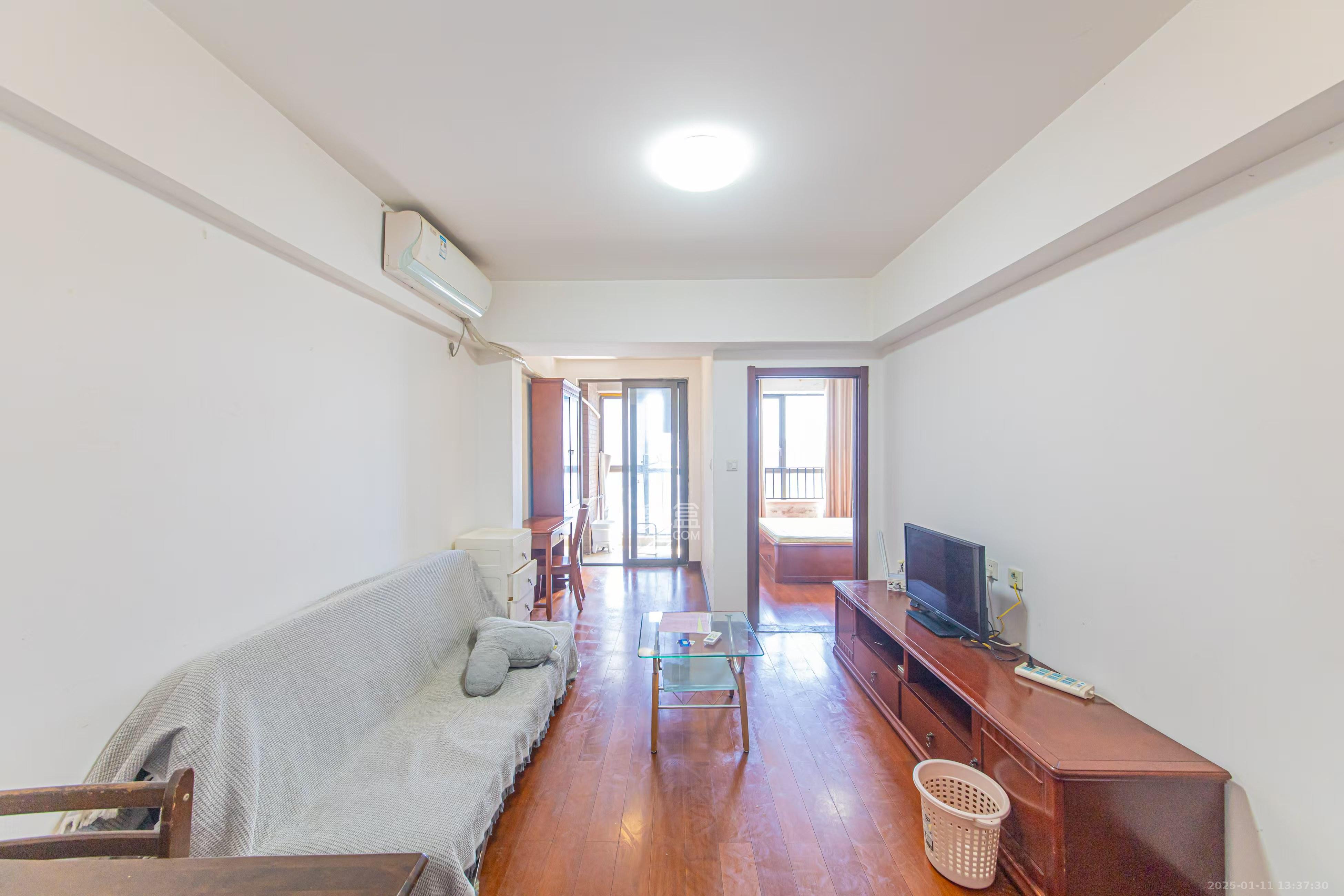 绿地公馆(绿地名邸) 1室1厅1卫 1800.0元/月 绿地公馆(绿地名邸) 1室1厅1卫 1800.0元/月室内图