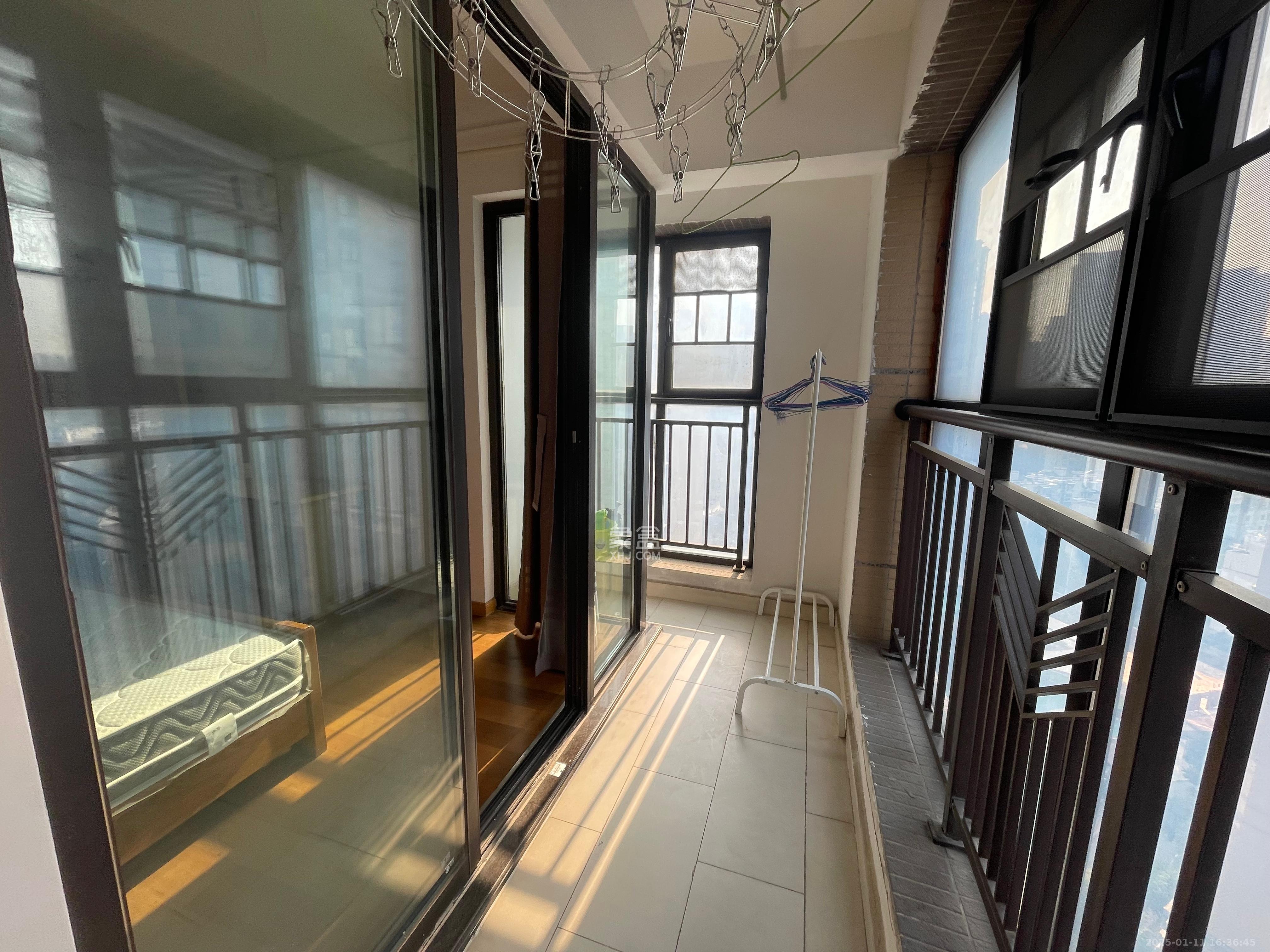 中海国际三期  3室2厅2卫    2200.0元/月 中海国际三期  3室2厅2卫    2200.0元/月室内图