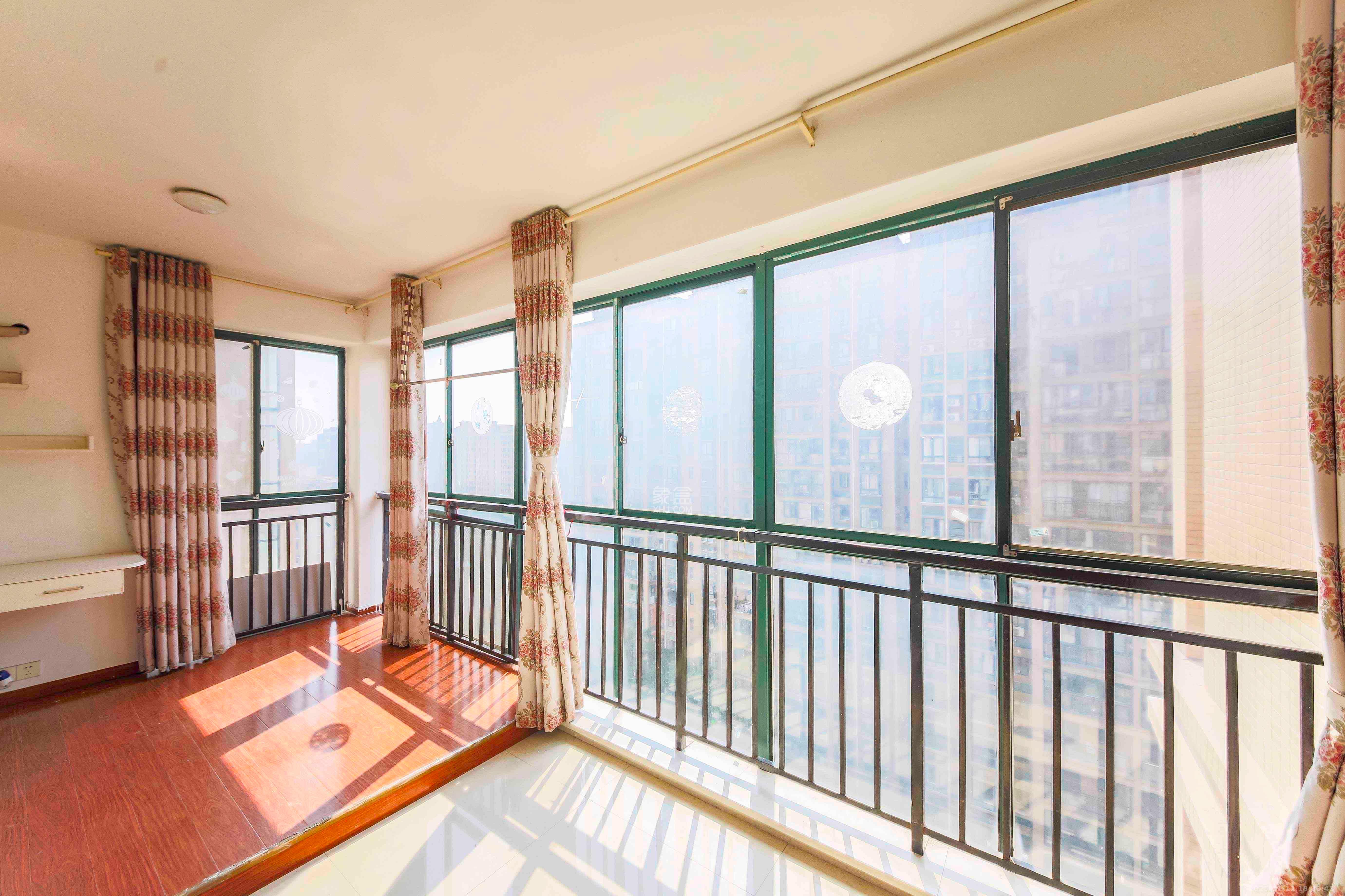 星城荣域 3室2厅2卫 2600.0元/月 星城荣域 3室2厅2卫 2600.0元/月室内图