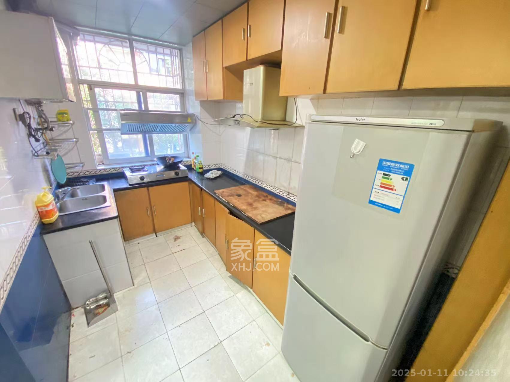 水泵厂宿舍  3室2厅1卫    1800.0元/月 水泵厂宿舍  3室2厅1卫    1800.0元/月室内图