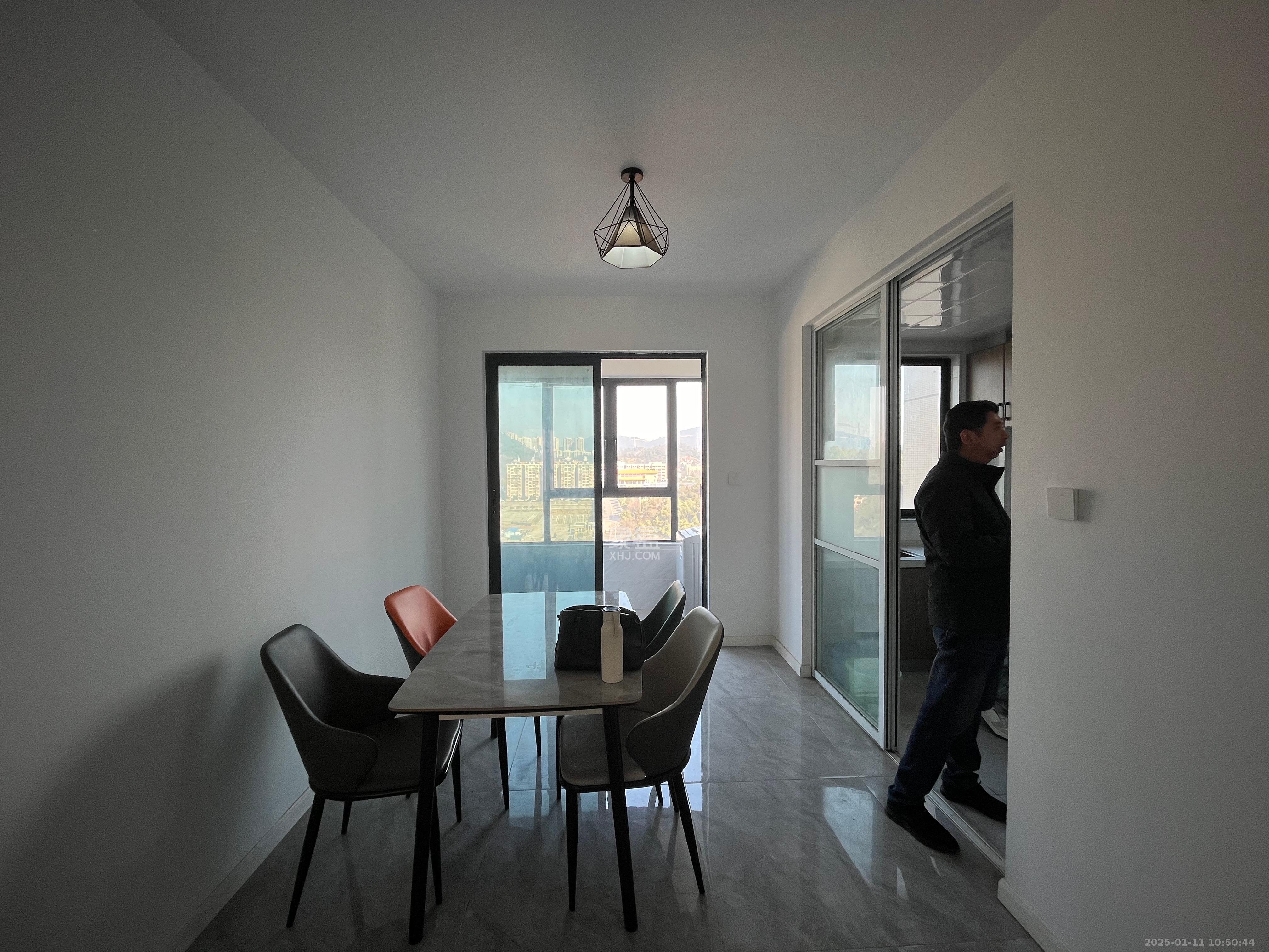 长房云时代 3室2厅2卫 3000.0元/月 长房云时代 3室2厅2卫 3000.0元/月室内图