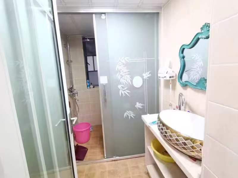 恒隆国际 3室2厅2卫 2400.0元/月 恒隆国际 3室2厅2卫 2400.0元/月室内图