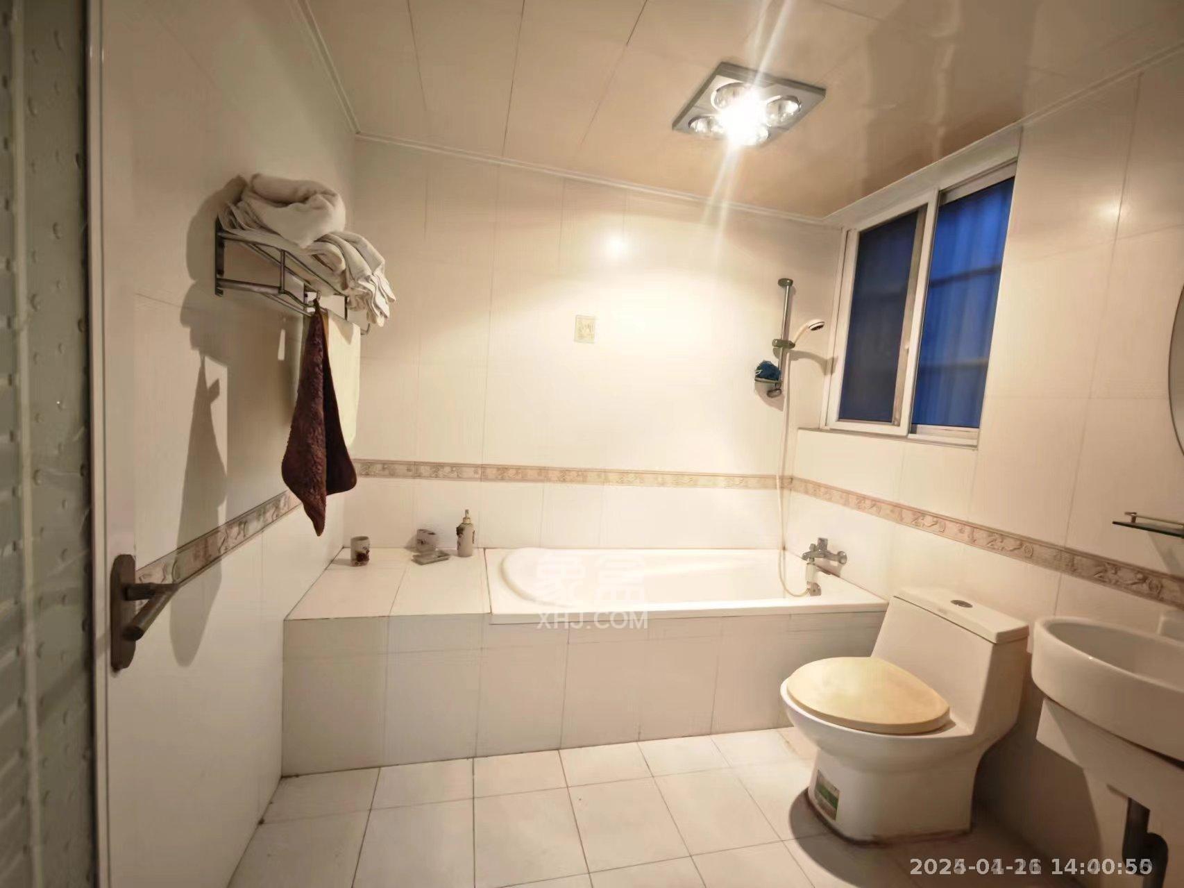 家园小区 4室2厅2卫 1600.0元/月 家园小区 4室2厅2卫 1600.0元/月室内图