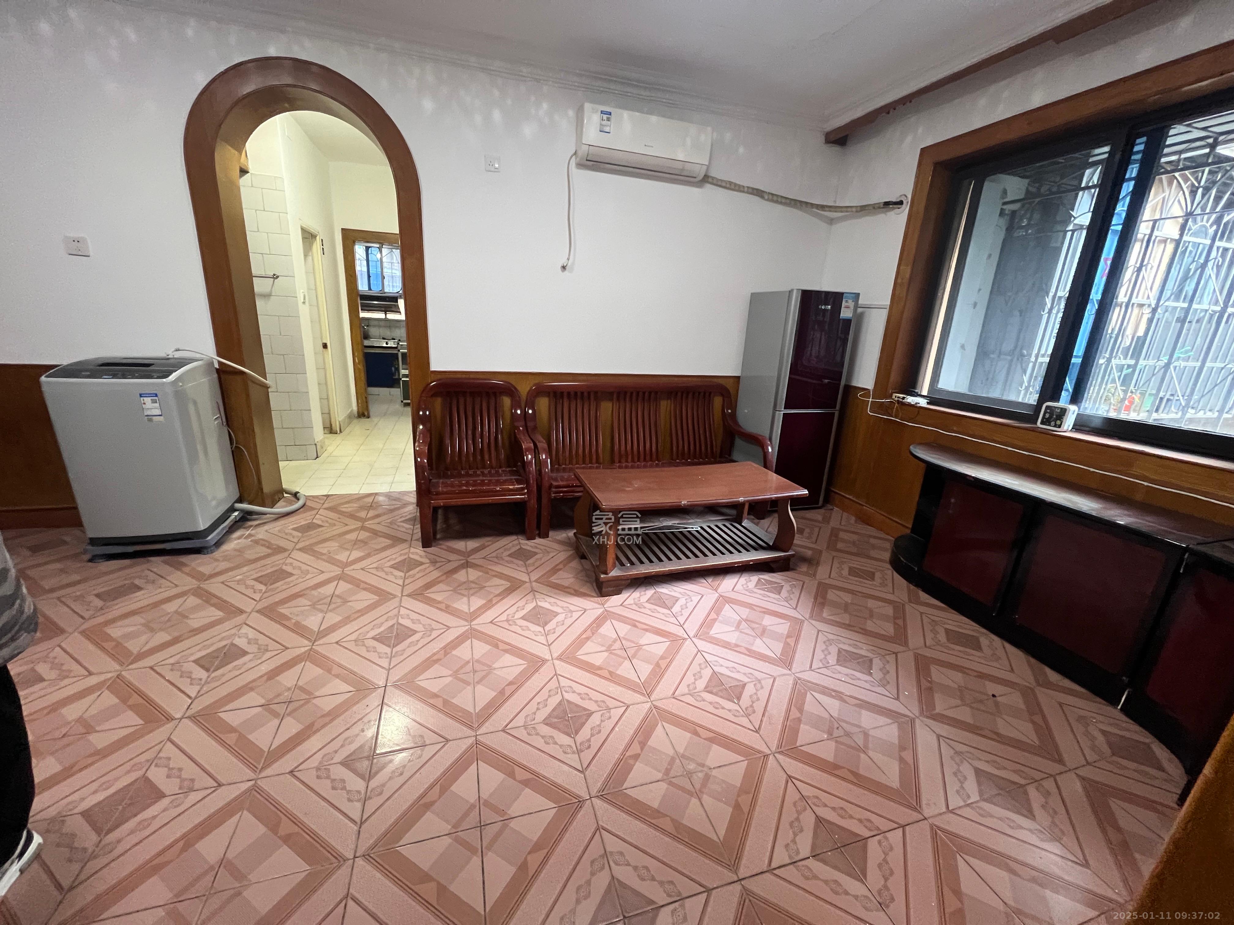 桐荫里社区 3室1厅1卫 2500.0元/月 桐荫里社区 3室1厅1卫 2500.0元/月室内图