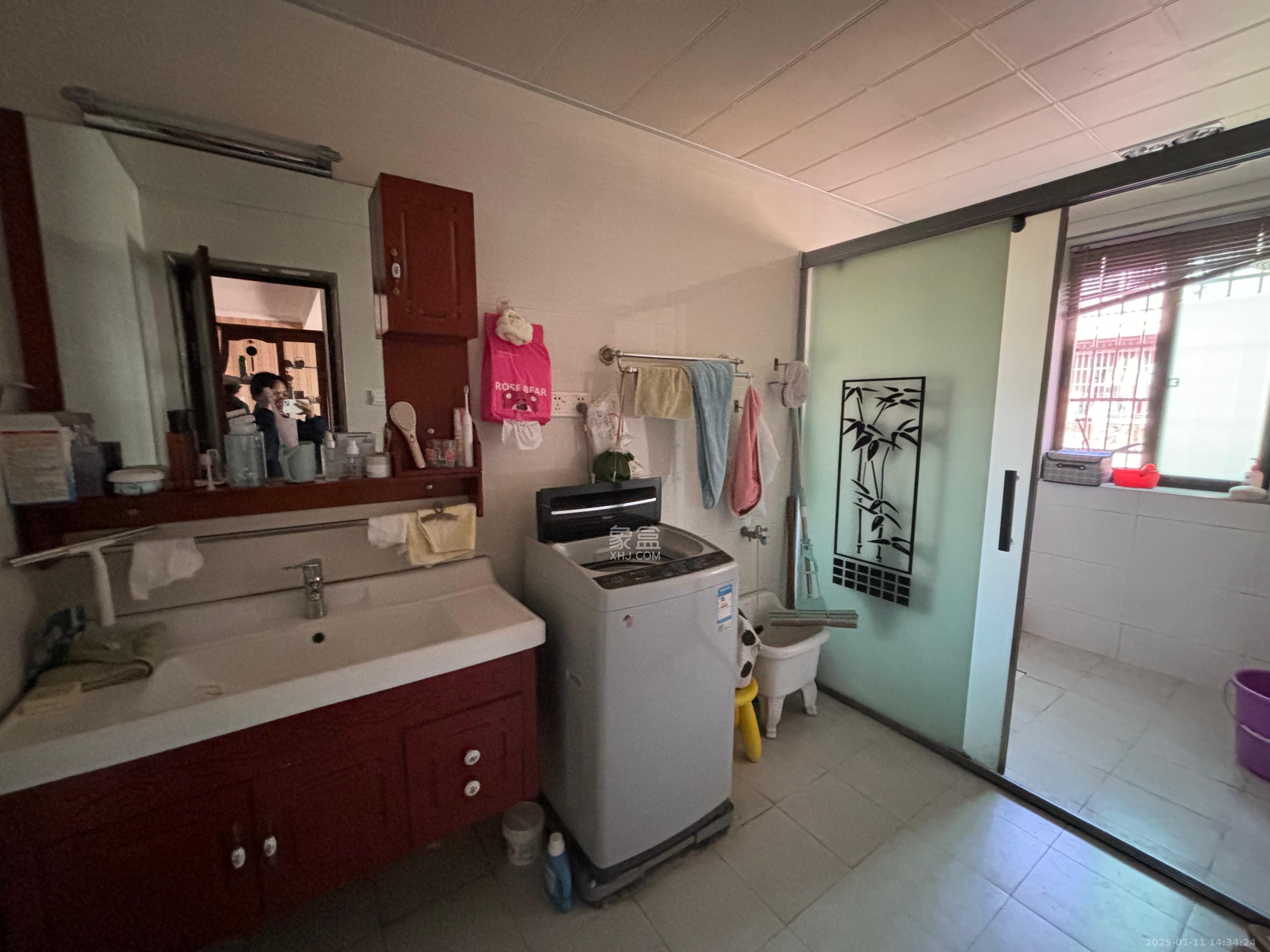 大桥四区 3室2厅1卫 2500.0元/月 大桥四区 3室2厅1卫 2500.0元/月室内图