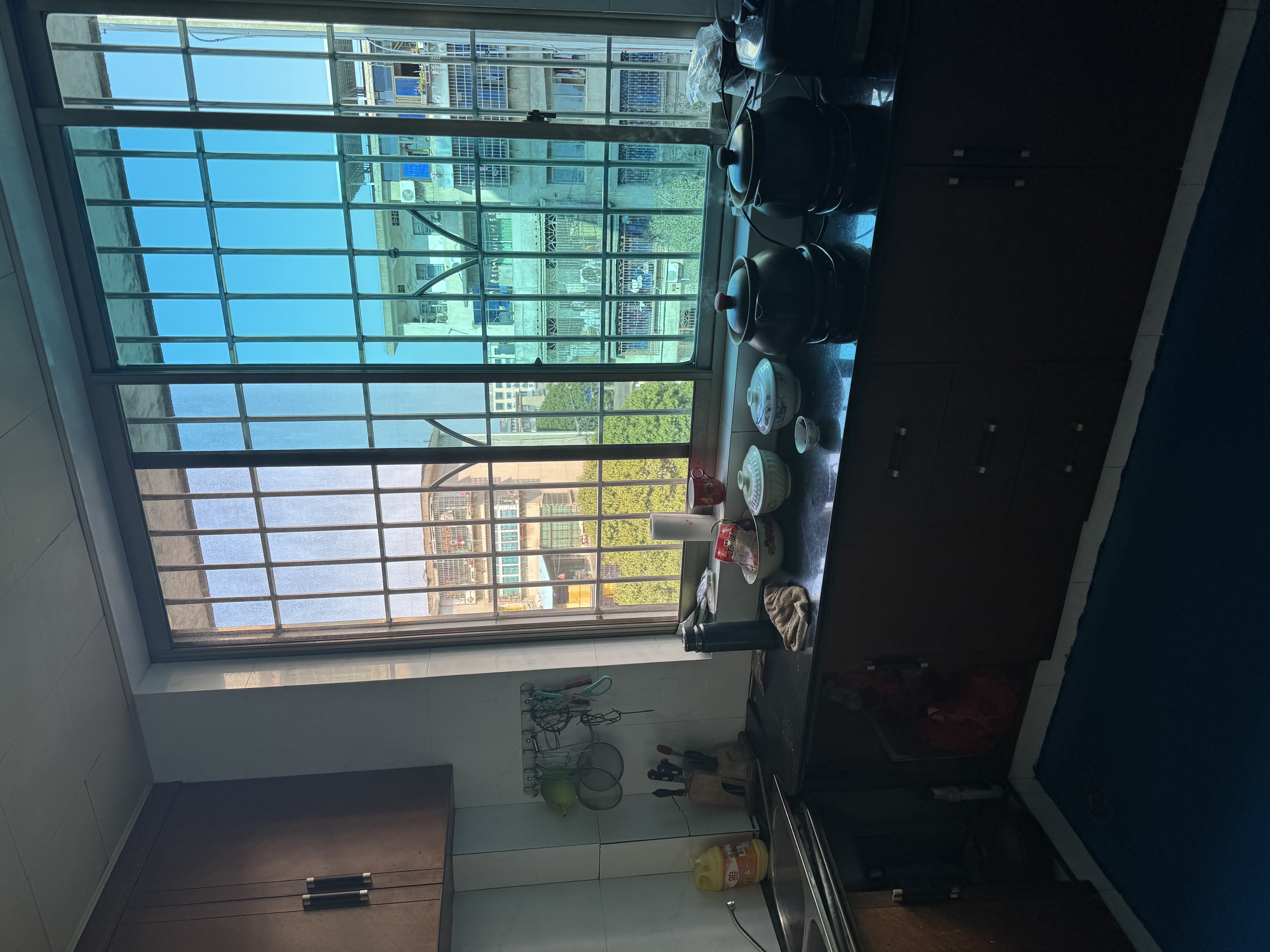 汽车站家属楼 4室2厅2卫 62.8万 汽车站家属楼 4室2厅2卫 62.8万客厅