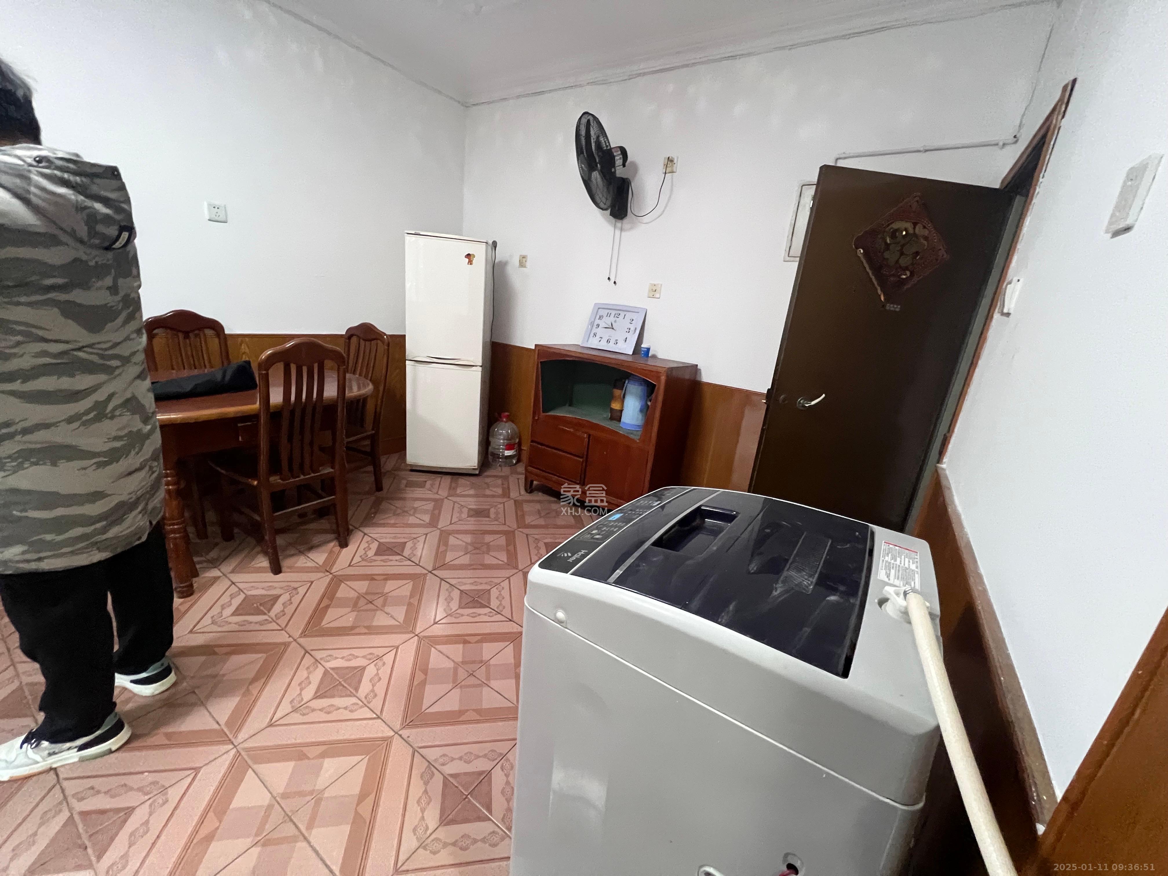 桐荫里社区 3室1厅1卫 2500.0元/月 桐荫里社区 3室1厅1卫 2500.0元/月室内图