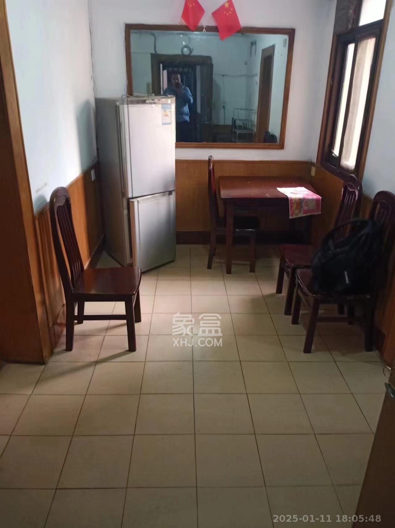 红旗区四片 2室1厅1卫 1600.0元/月 红旗区四片 2室1厅1卫 1600.0元/月室内图