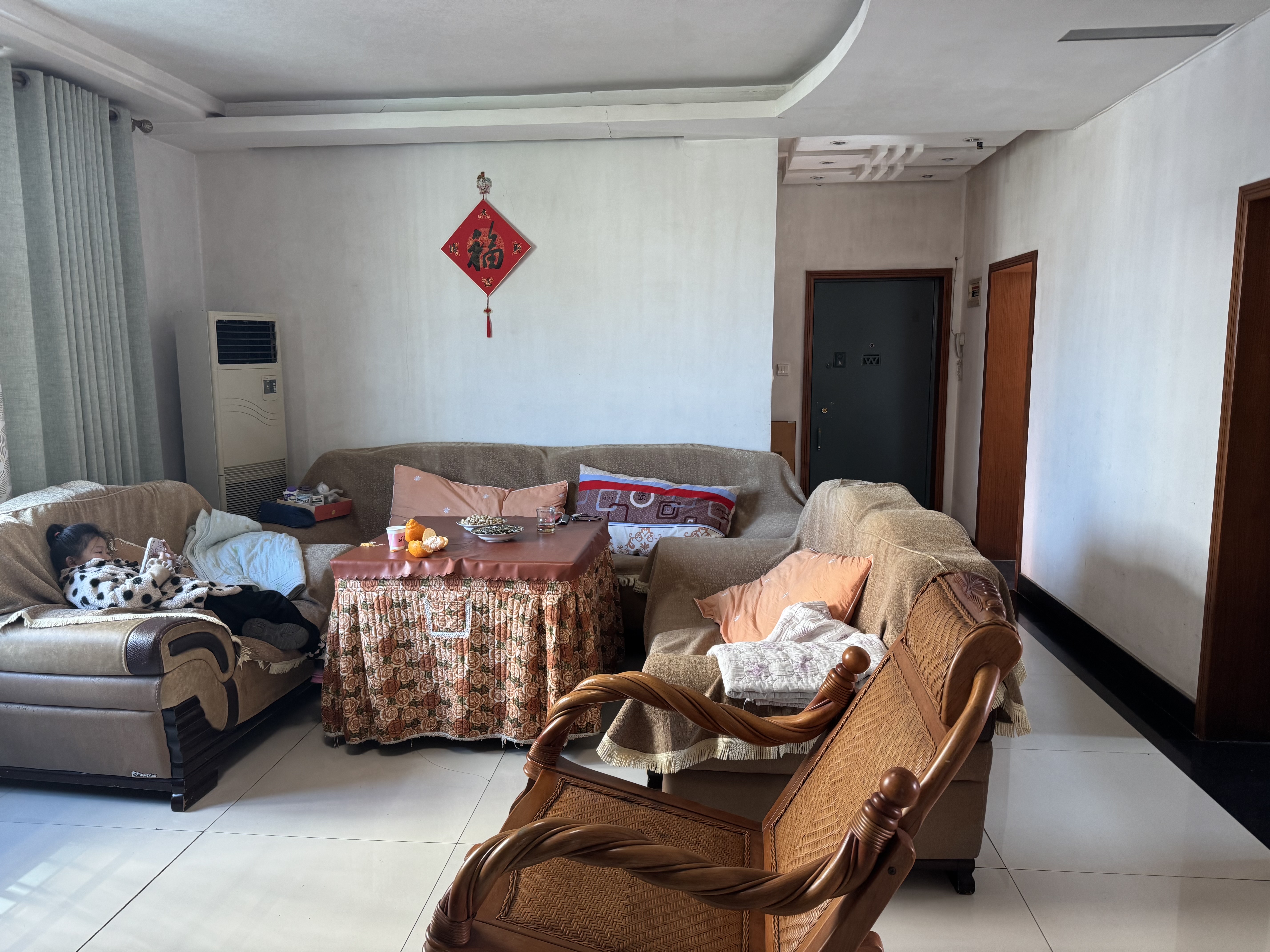 汽车站家属楼  4室2厅2卫    62.8万