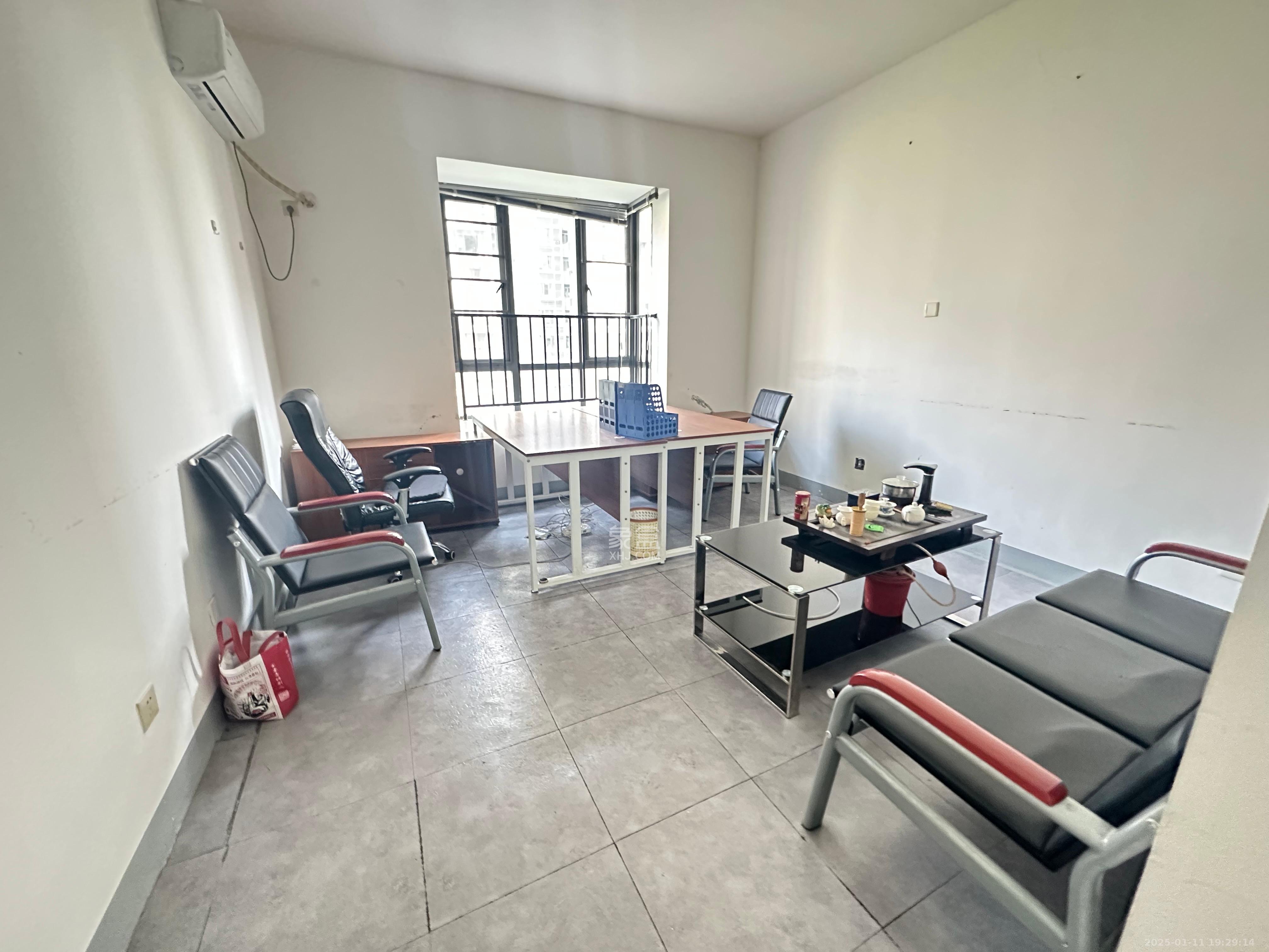 颐和佳园 5室2厅2卫 4800.0元/月 颐和佳园 5室2厅2卫 4800.0元/月室内图