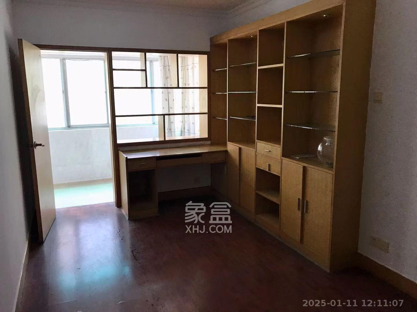 广宇园丁新村  4室2厅2卫   2500.00元/月室内图