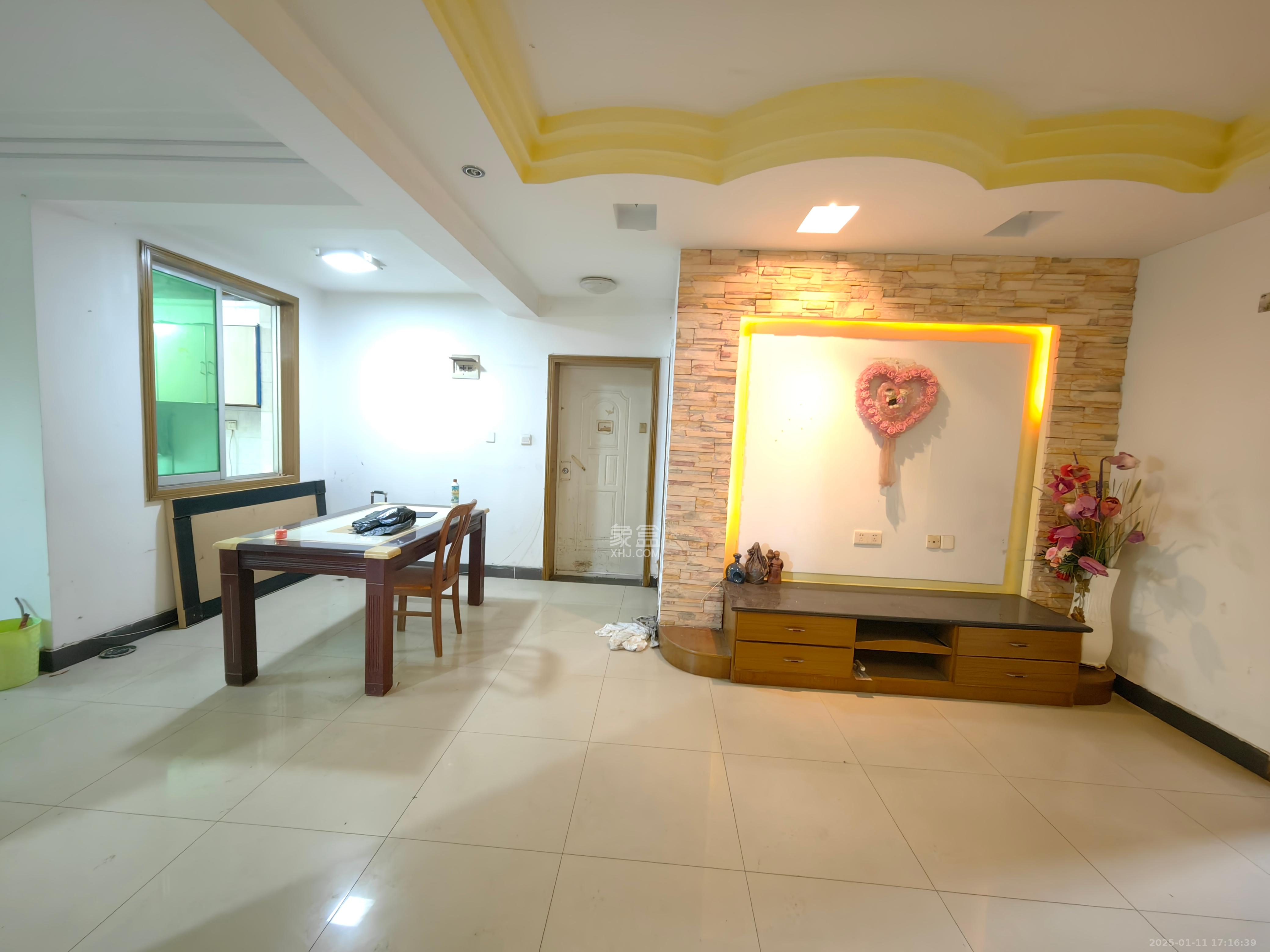 中南汽车世界 3室2厅2卫 1300.0元/月 中南汽车世界 3室2厅2卫 1300.0元/月室内图