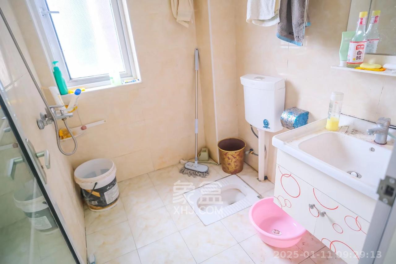 荣盛花语城 3室2厅1卫 1300.0元/月 荣盛花语城 3室2厅1卫 1300.0元/月室内图