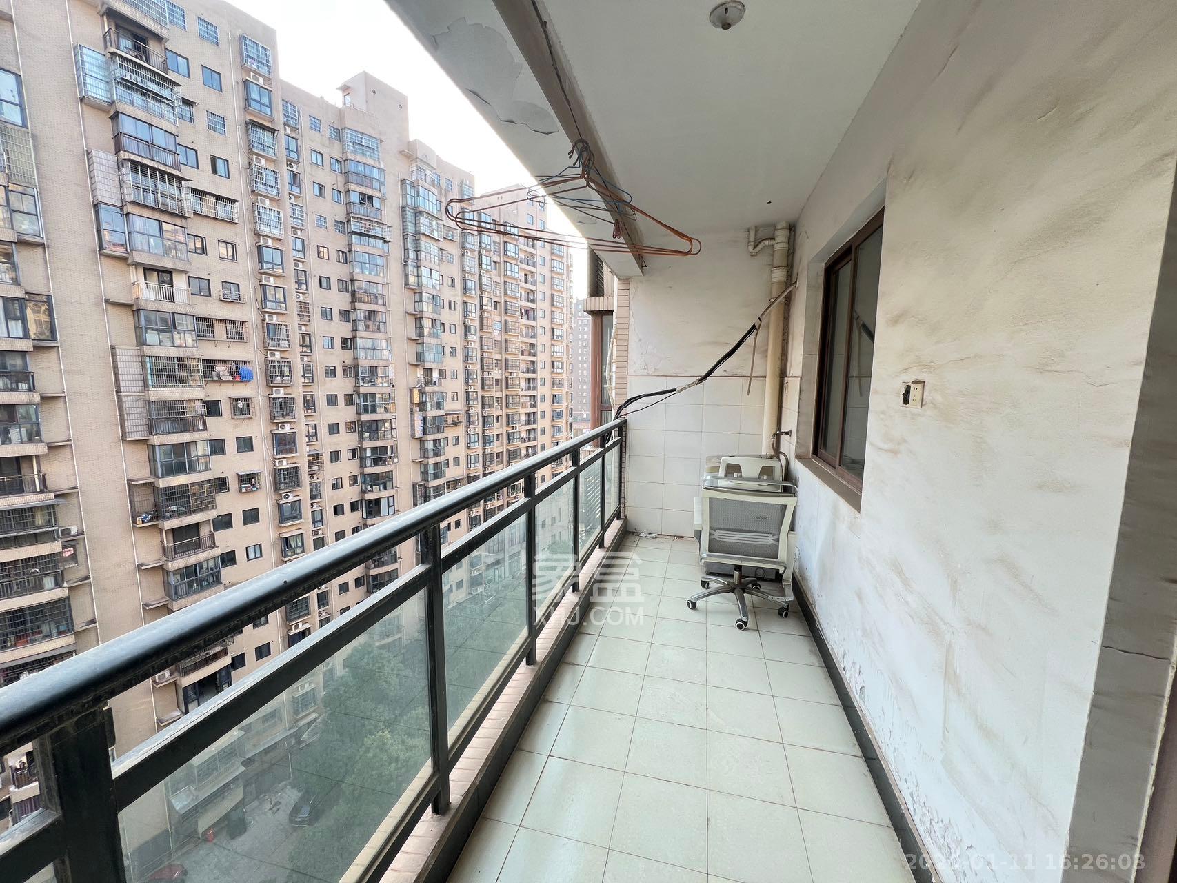 鑫天山水洲城 4室2厅2卫 3200.0元/月 鑫天山水洲城 4室2厅2卫 3200.0元/月室内图