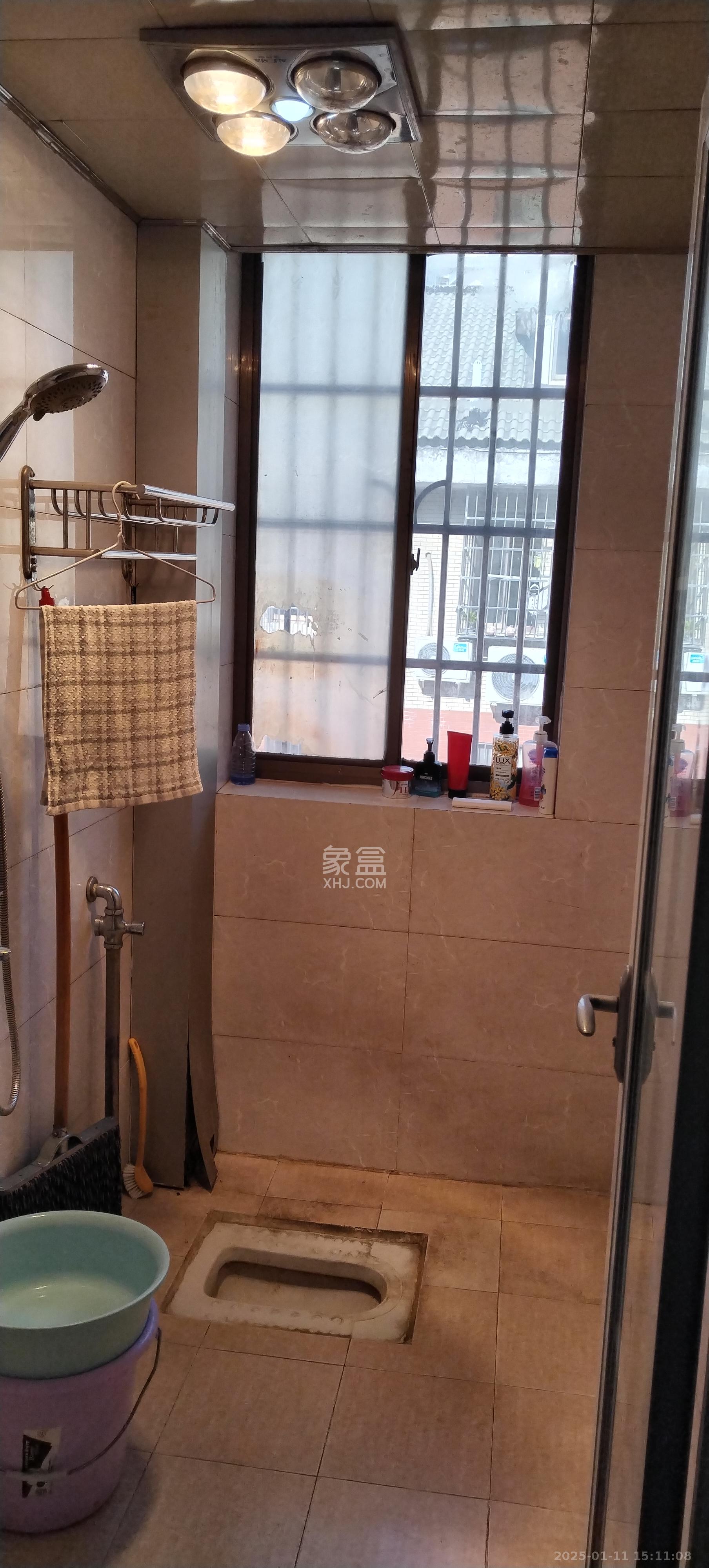 莲湖汽配城 1室2厅1卫 2500.0元/月 莲湖汽配城 1室2厅1卫 2500.0元/月室内图