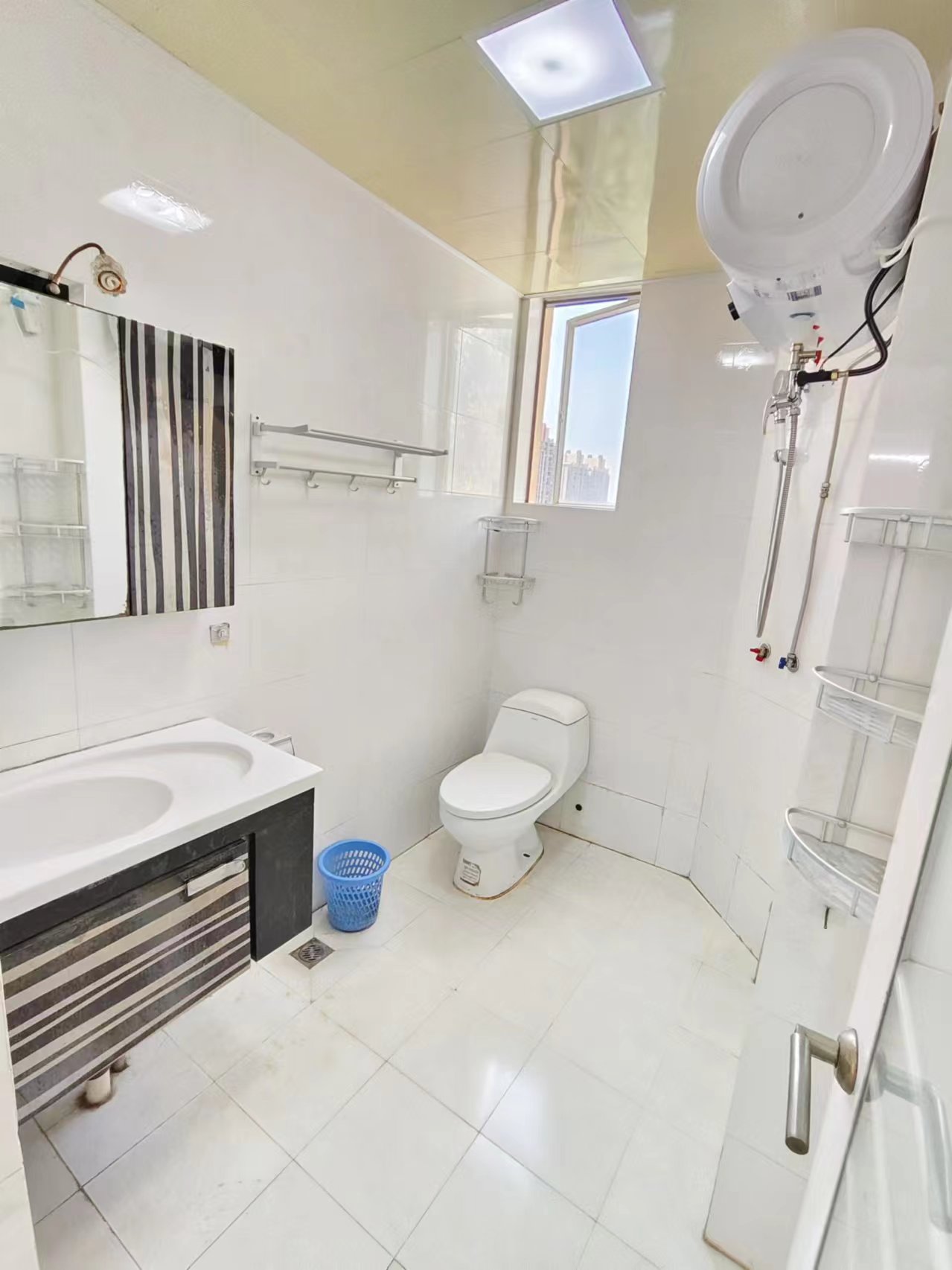 三叶铭豪  2室2厅1卫    155.0万 三叶铭豪  2室2厅1卫    155.0万室内图