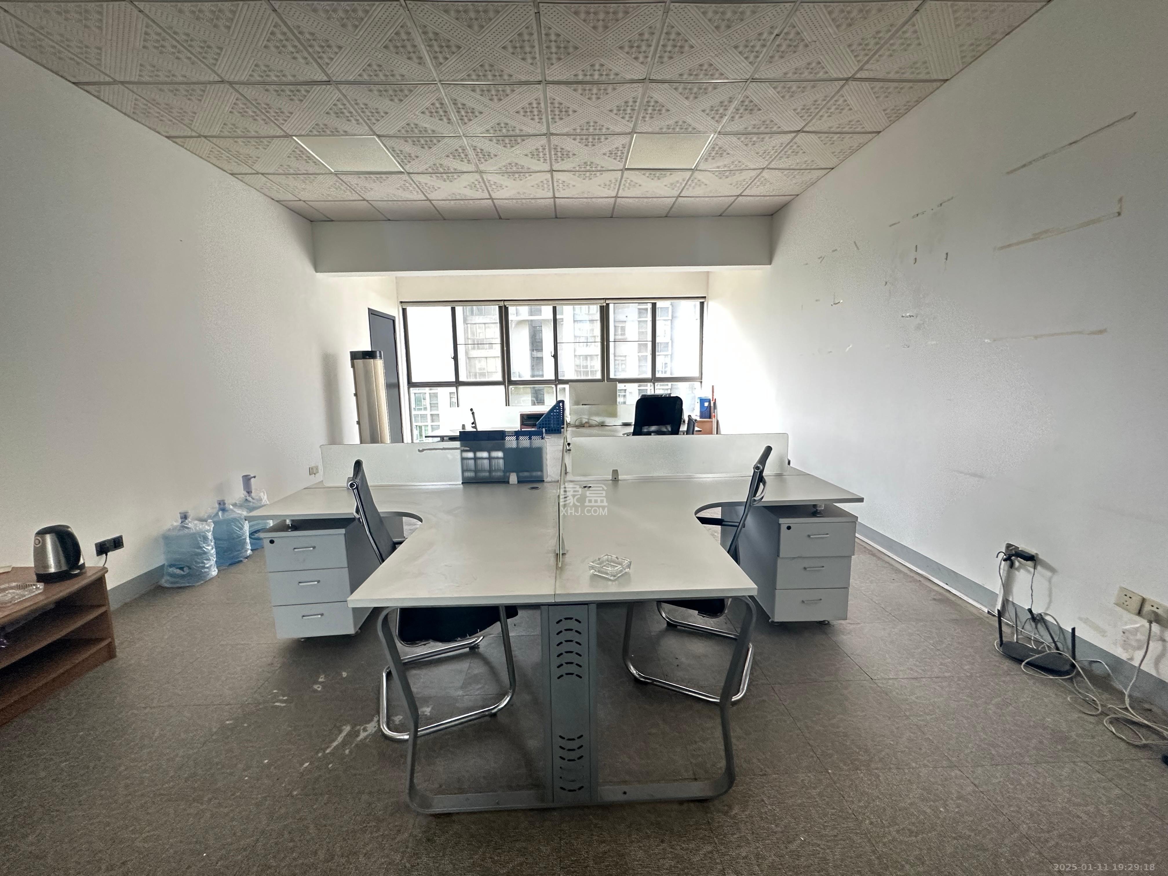 颐和佳园 5室2厅2卫 4800.0元/月 颐和佳园 5室2厅2卫 4800.0元/月室内图