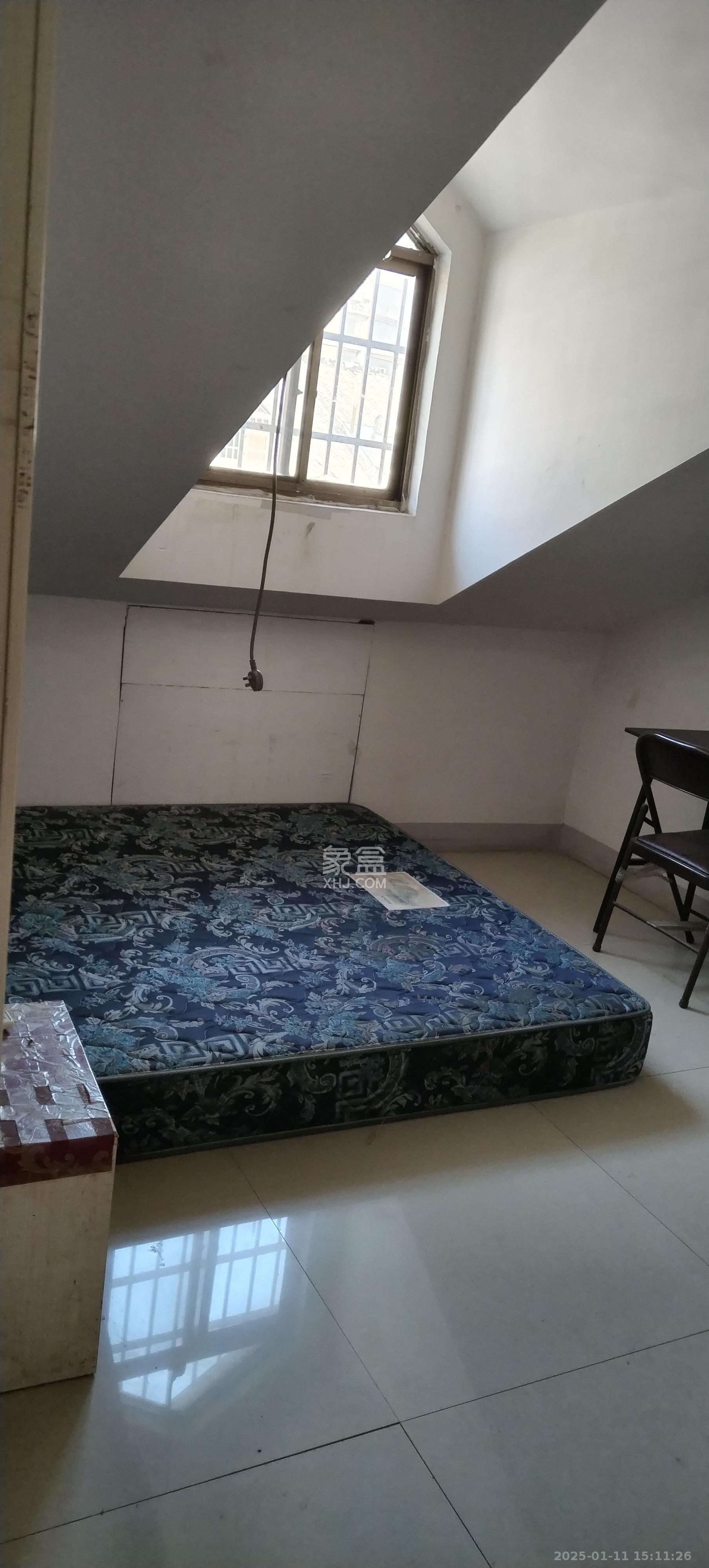 莲湖汽配城 1室2厅1卫 2500.0元/月 莲湖汽配城 1室2厅1卫 2500.0元/月室内图