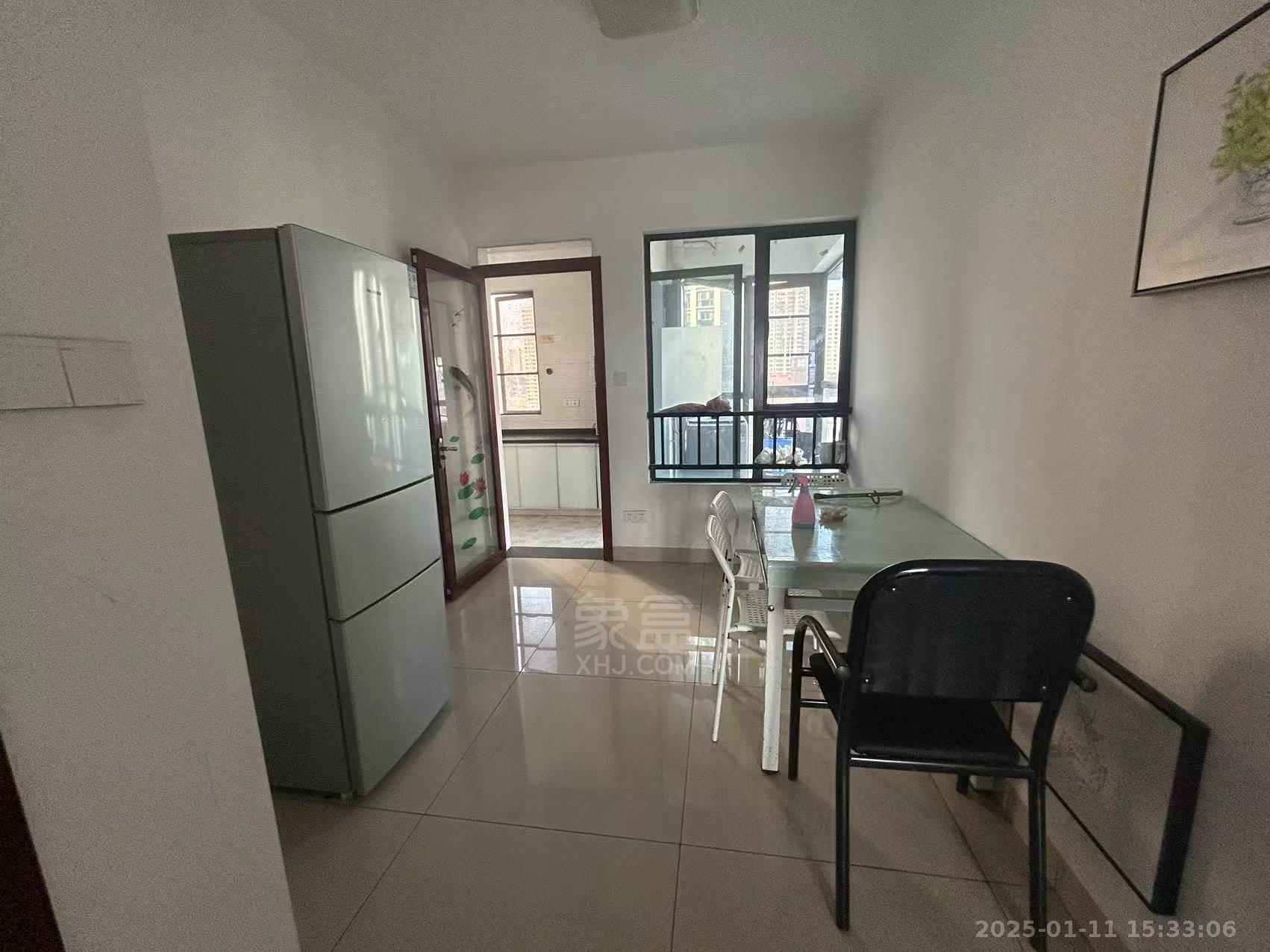 春藤小镇 3室2厅2卫 1800.0元/月 春藤小镇 3室2厅2卫 1800.0元/月室内图