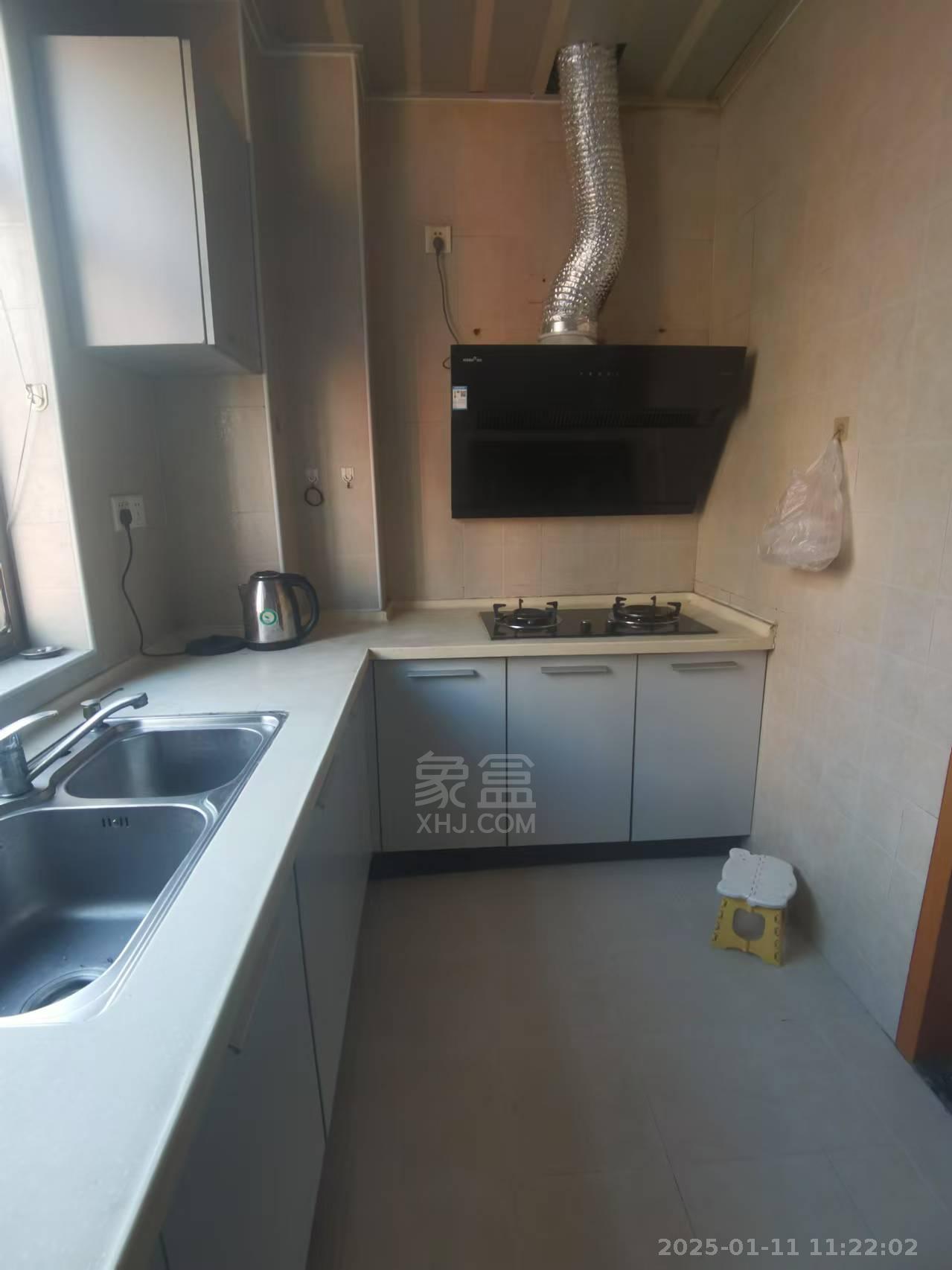 庐山恋 3室2厅2卫 1800.0元/月 庐山恋 3室2厅2卫 1800.0元/月室内图