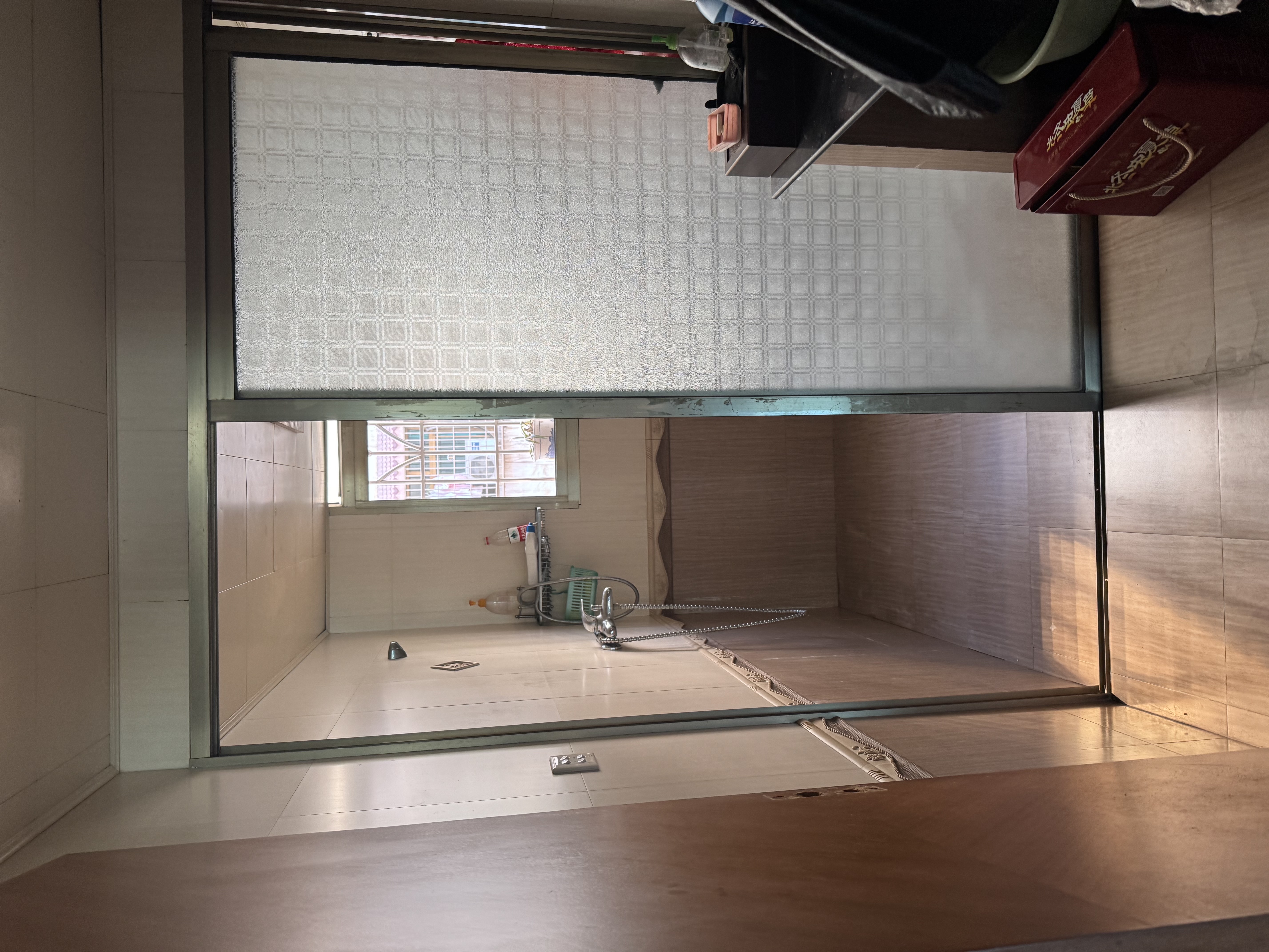 汽车站家属楼 4室2厅2卫 62.8万 汽车站家属楼 4室2厅2卫 62.8万客厅