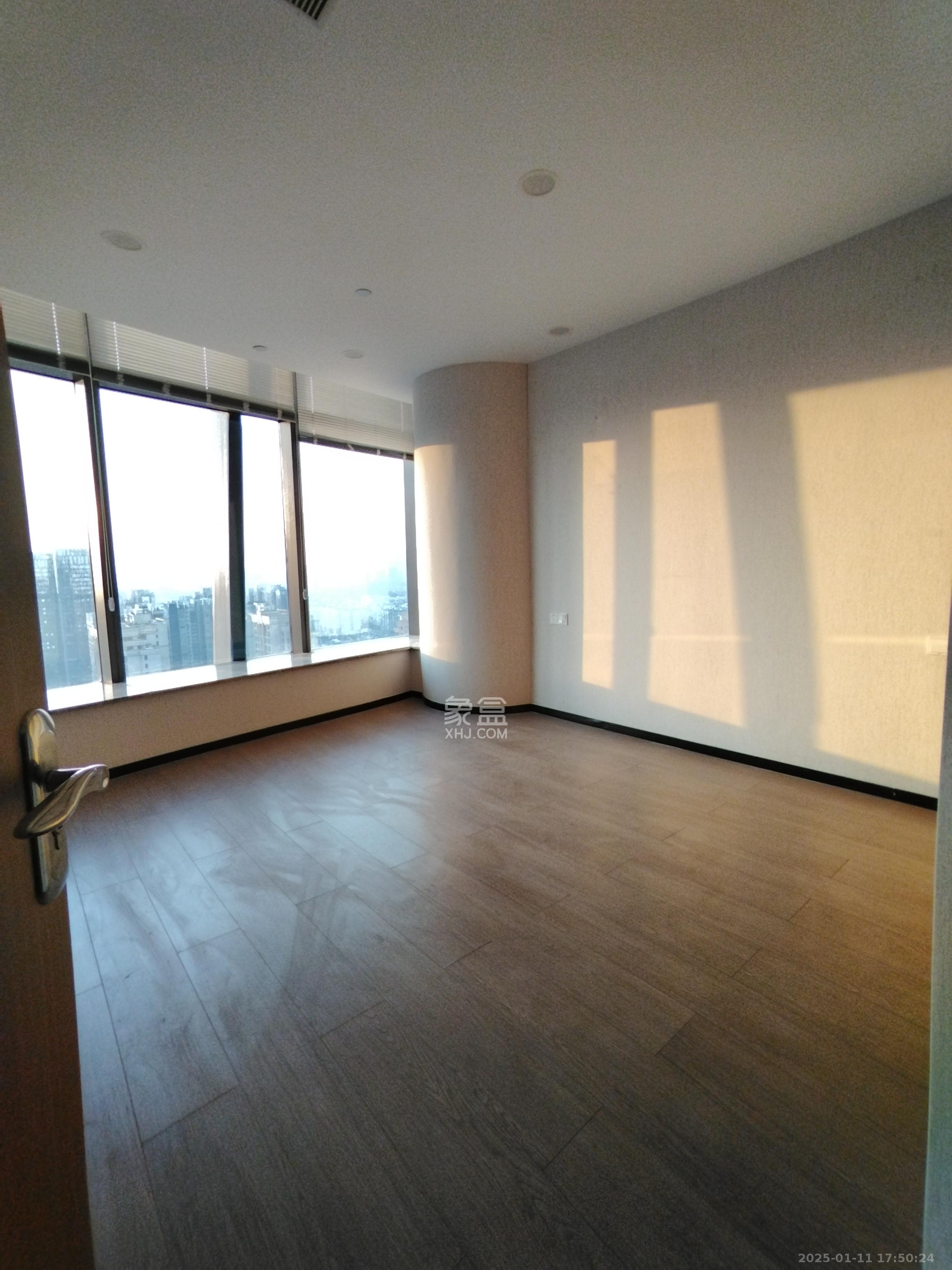 世茂铂曼  3室1厅1卫    5500.0元/月室内图