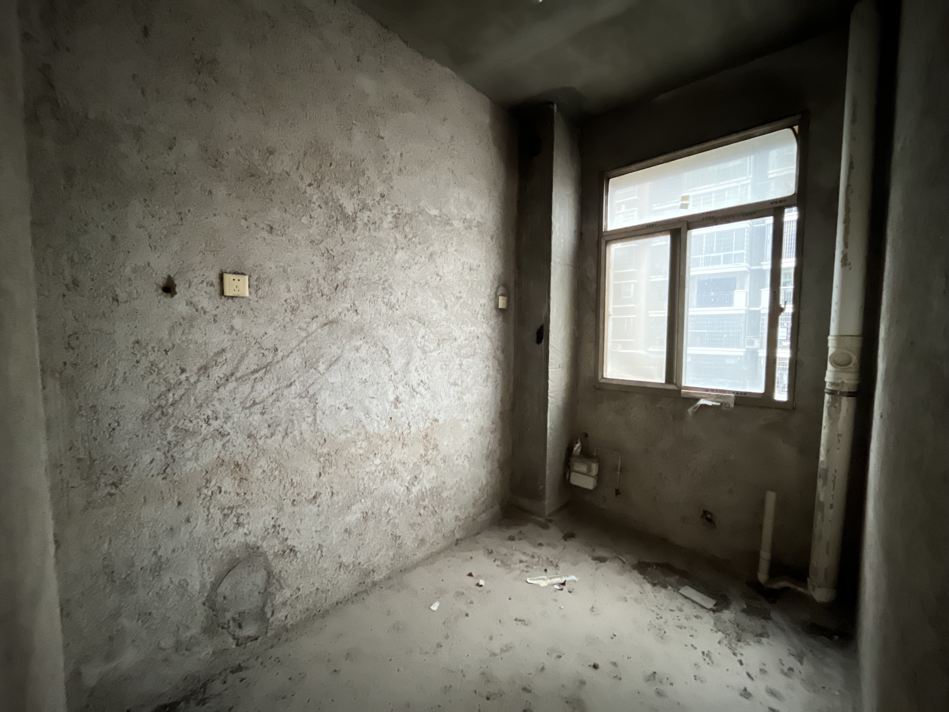 凯泉湾 4室2厅2卫 69.8万 凯泉湾 4室2厅2卫 69.8万客厅