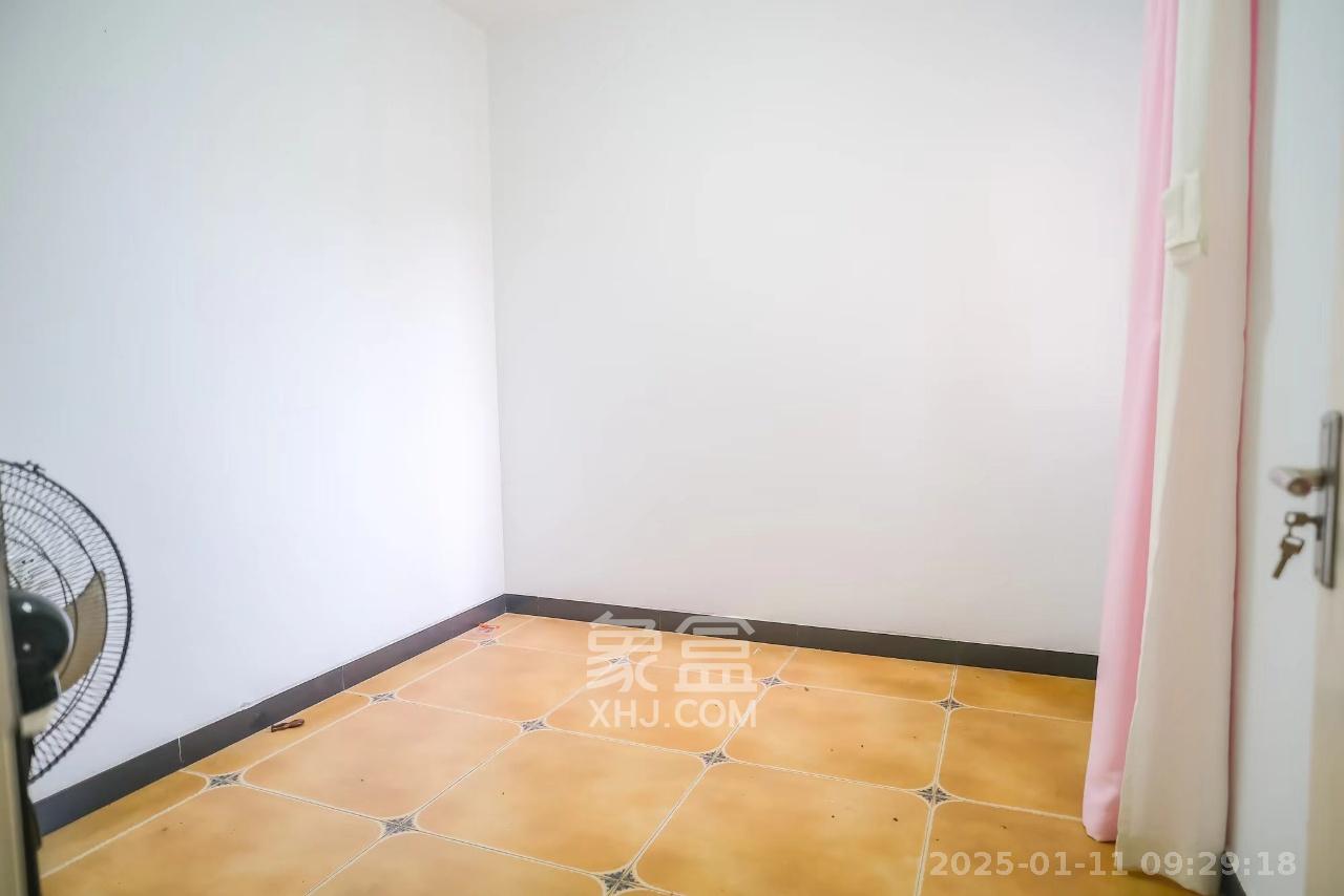 荣盛花语城 3室2厅1卫 1300.0元/月 荣盛花语城 3室2厅1卫 1300.0元/月室内图