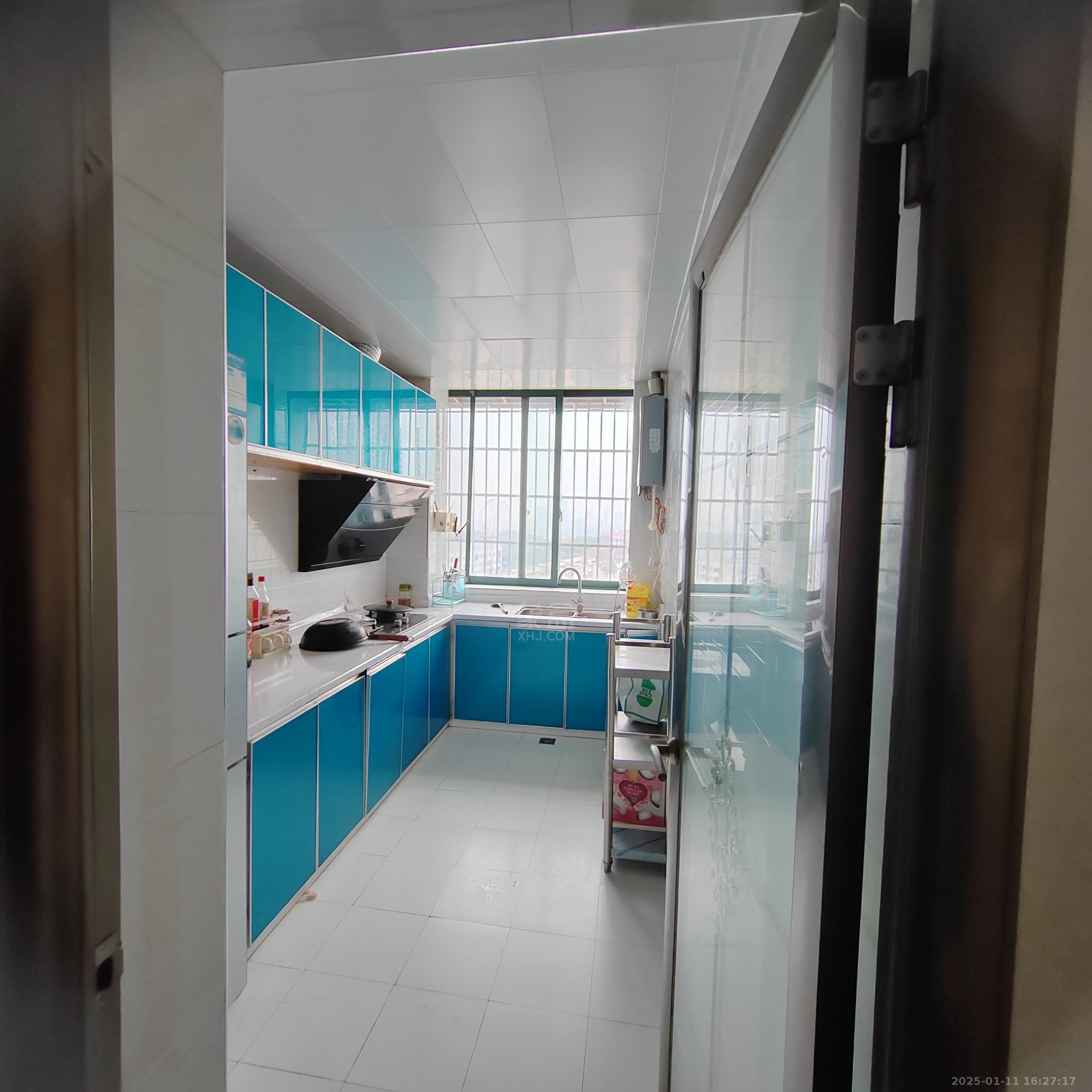 公园8号 3室2厅2卫 2000.0元/月 公园8号 3室2厅2卫 2000.0元/月室内图