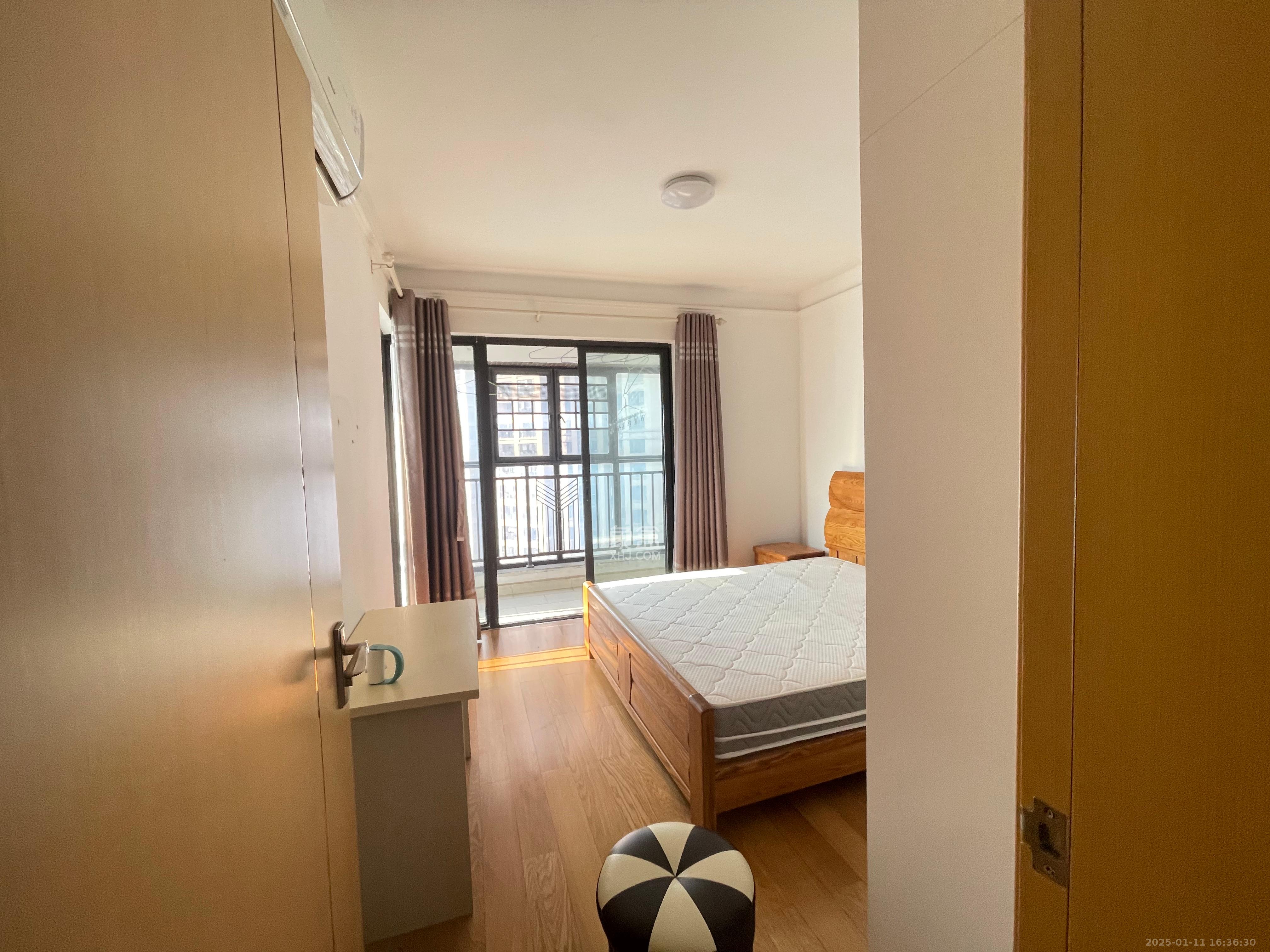 中海国际三期  3室2厅2卫    2200.0元/月 中海国际三期  3室2厅2卫    2200.0元/月室内图