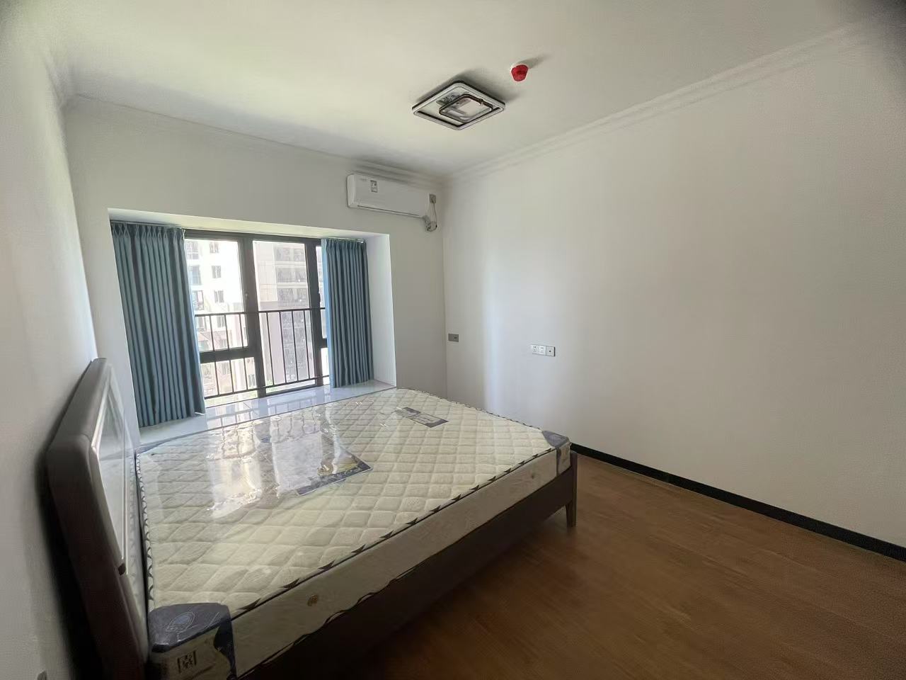 碧桂园公园上城 3室2厅2卫 2800.0元/月 碧桂园公园上城 3室2厅2卫 2800.0元/月室内图