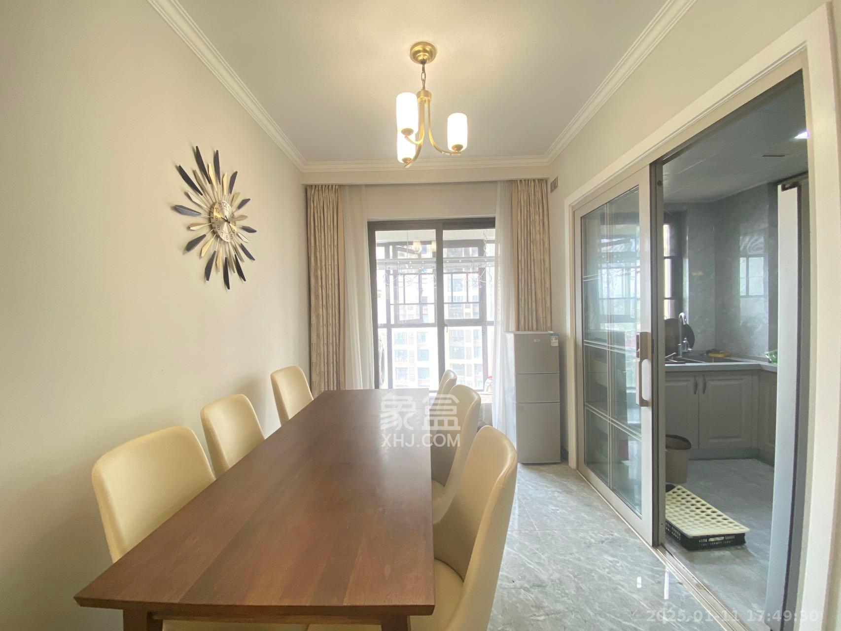 卓越蔚蓝城邦 3室2厅2卫 2600.0元/月 卓越蔚蓝城邦 3室2厅2卫 2600.0元/月室内图