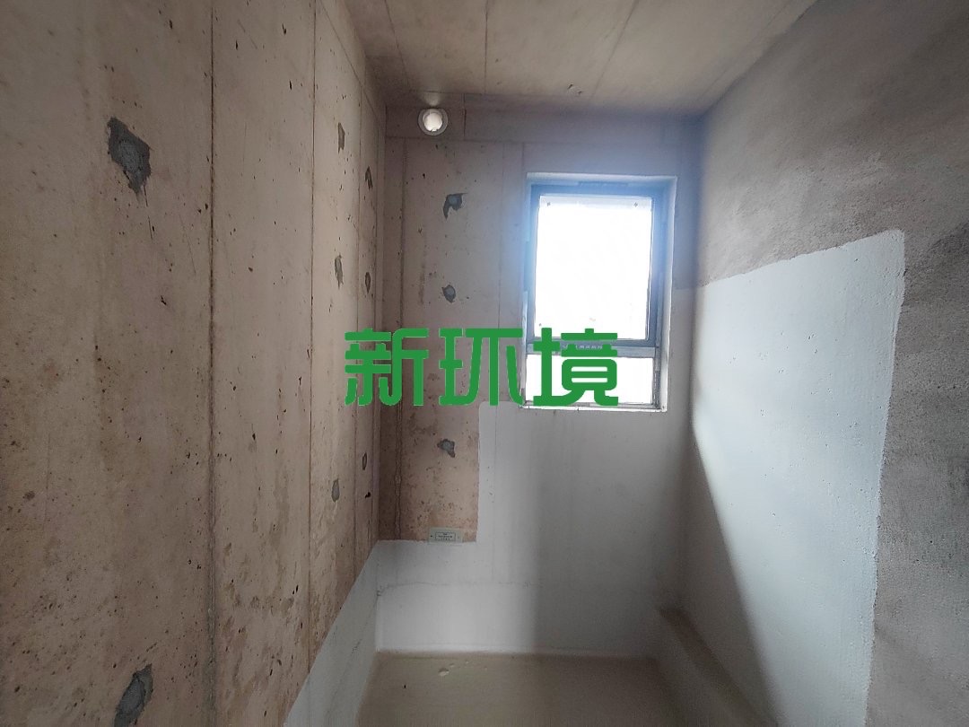 荣盛花语书院  4室2厅2卫   80.80万卫生间