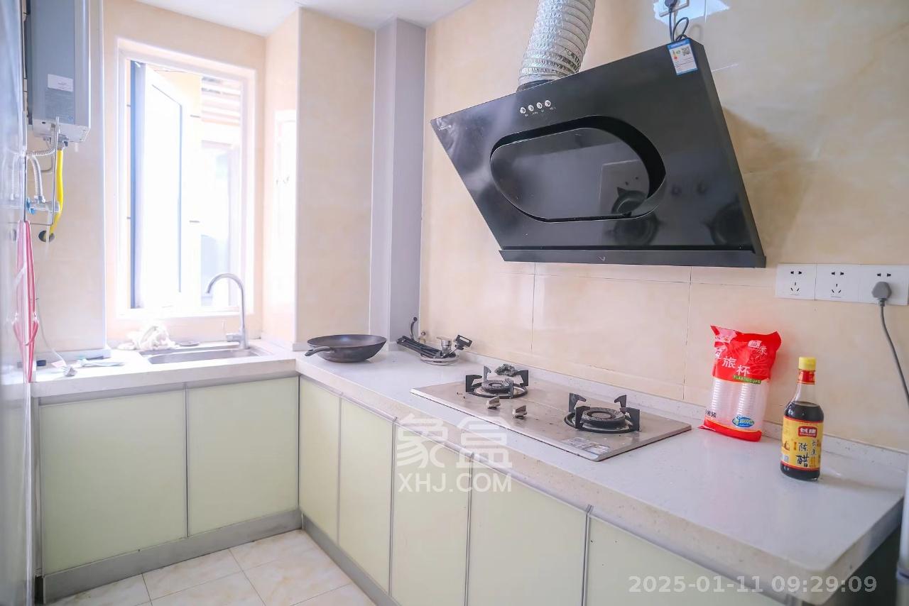 荣盛花语城 3室2厅1卫 1300.0元/月 荣盛花语城 3室2厅1卫 1300.0元/月室内图