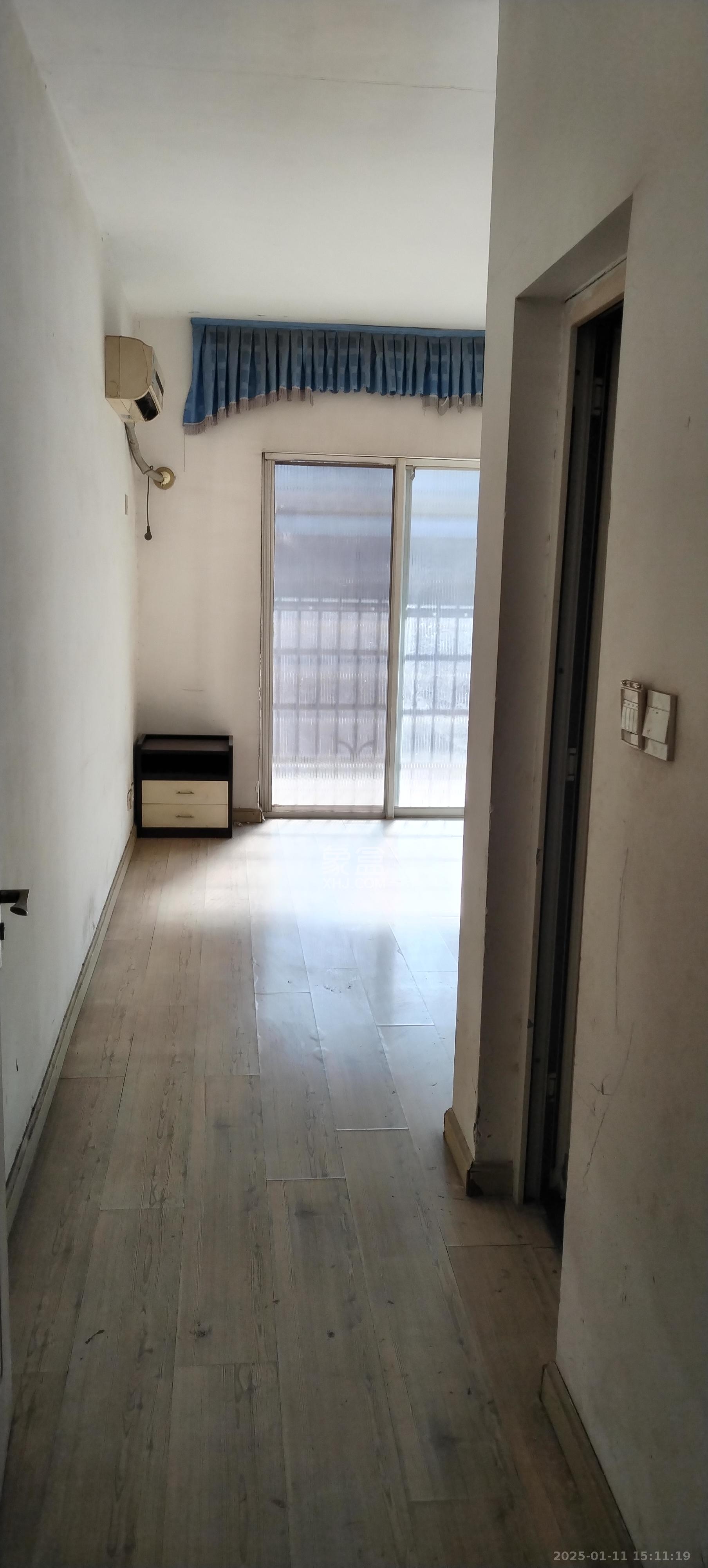 莲湖汽配城 1室2厅1卫 2500.0元/月 莲湖汽配城 1室2厅1卫 2500.0元/月室内图