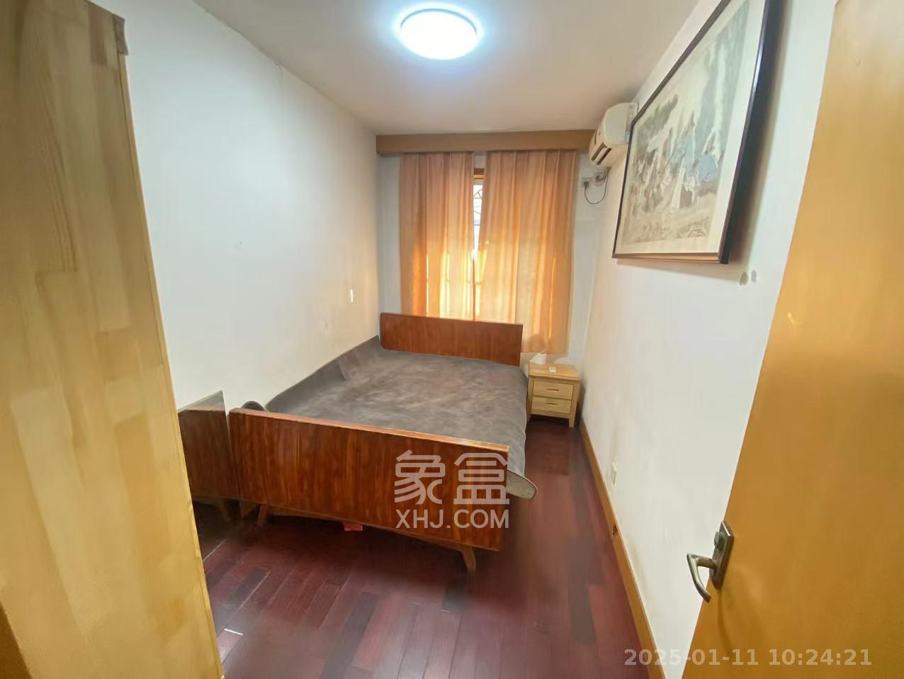 水泵厂宿舍  3室2厅1卫    1800.0元/月 水泵厂宿舍  3室2厅1卫    1800.0元/月室内图