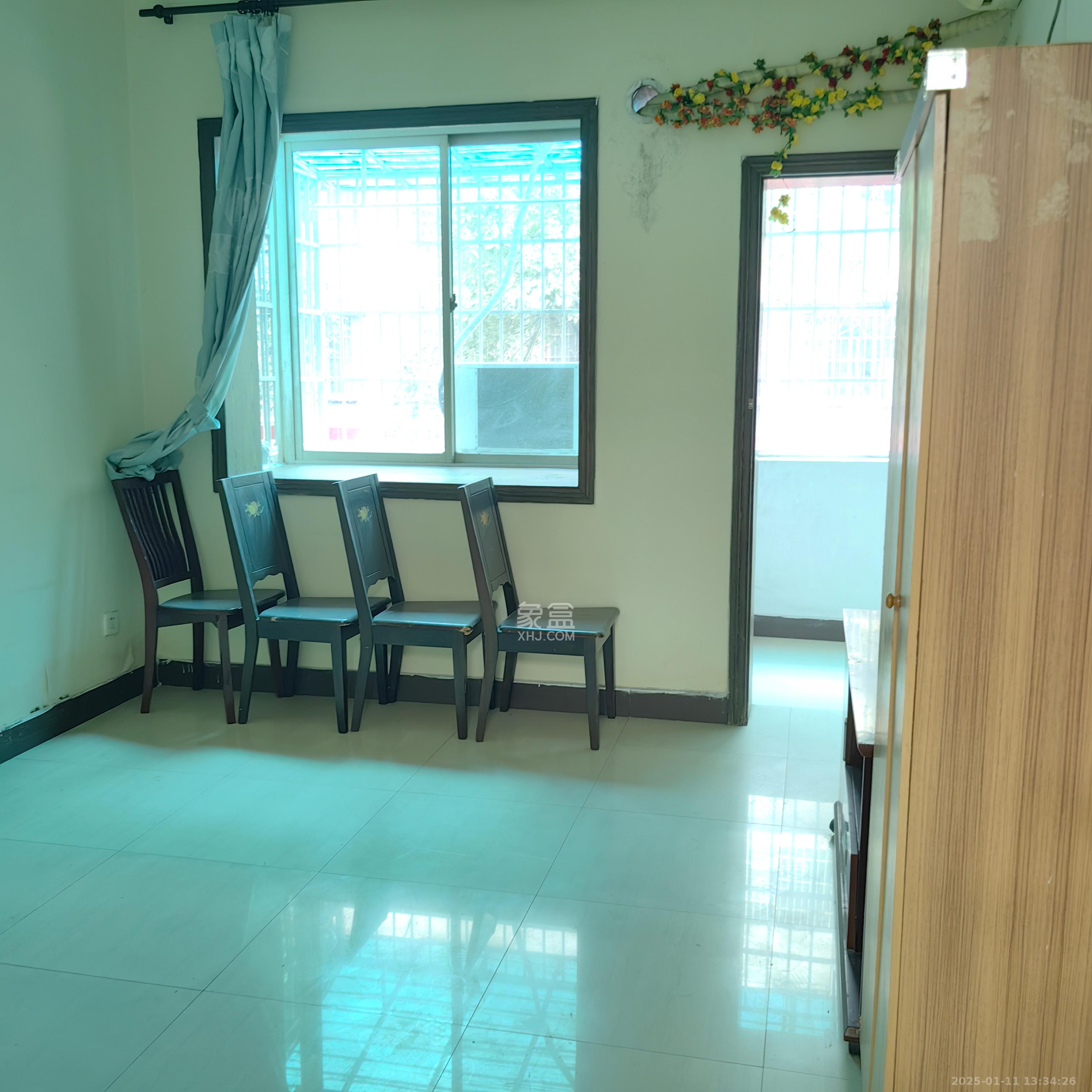 中南汽车世界 3室2厅1卫 1300.0元/月 中南汽车世界 3室2厅1卫 1300.0元/月室内图