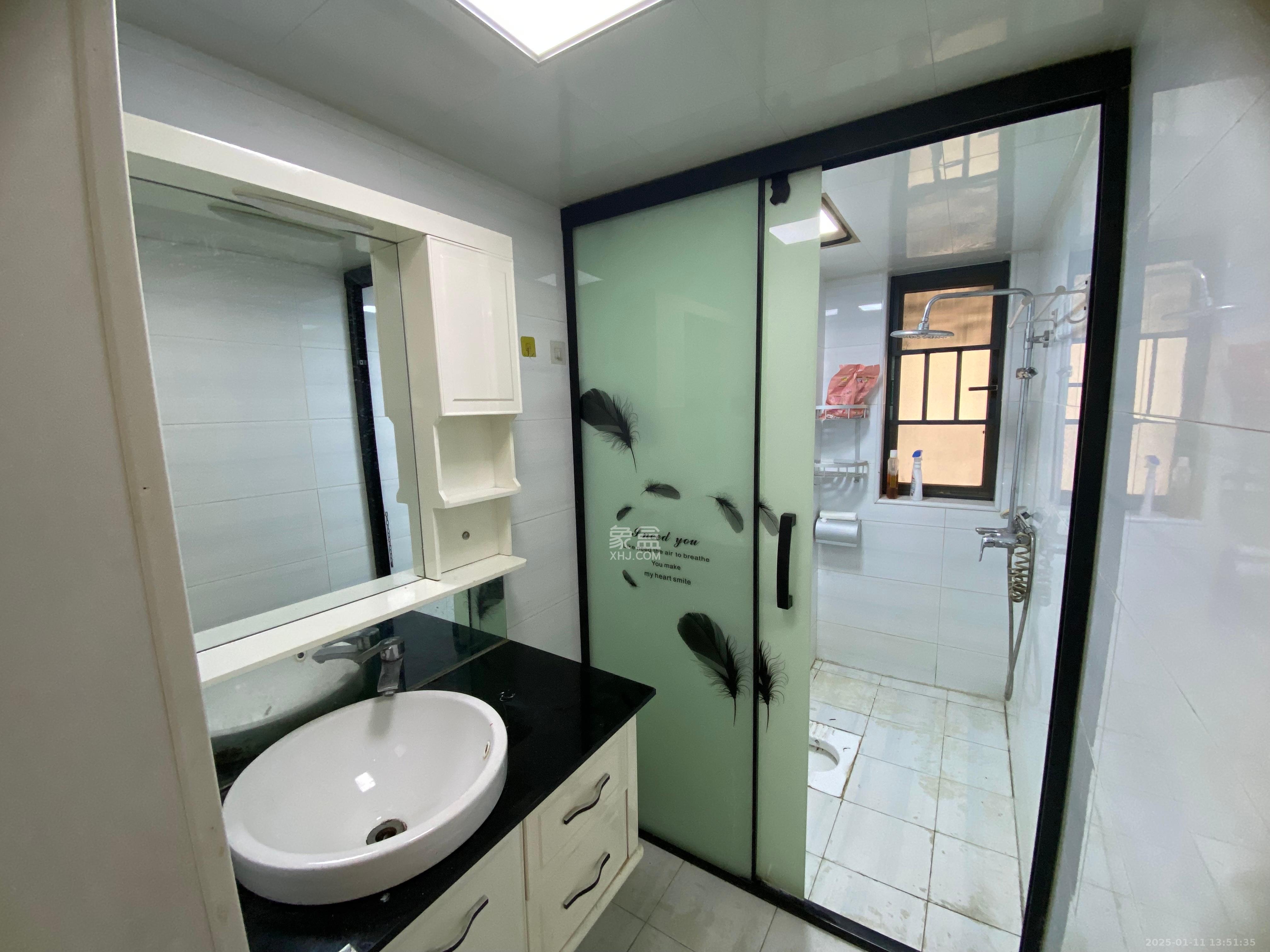 洋湖春园 3室1厅2卫 2300.0元/月 洋湖春园 3室1厅2卫 2300.0元/月室内图