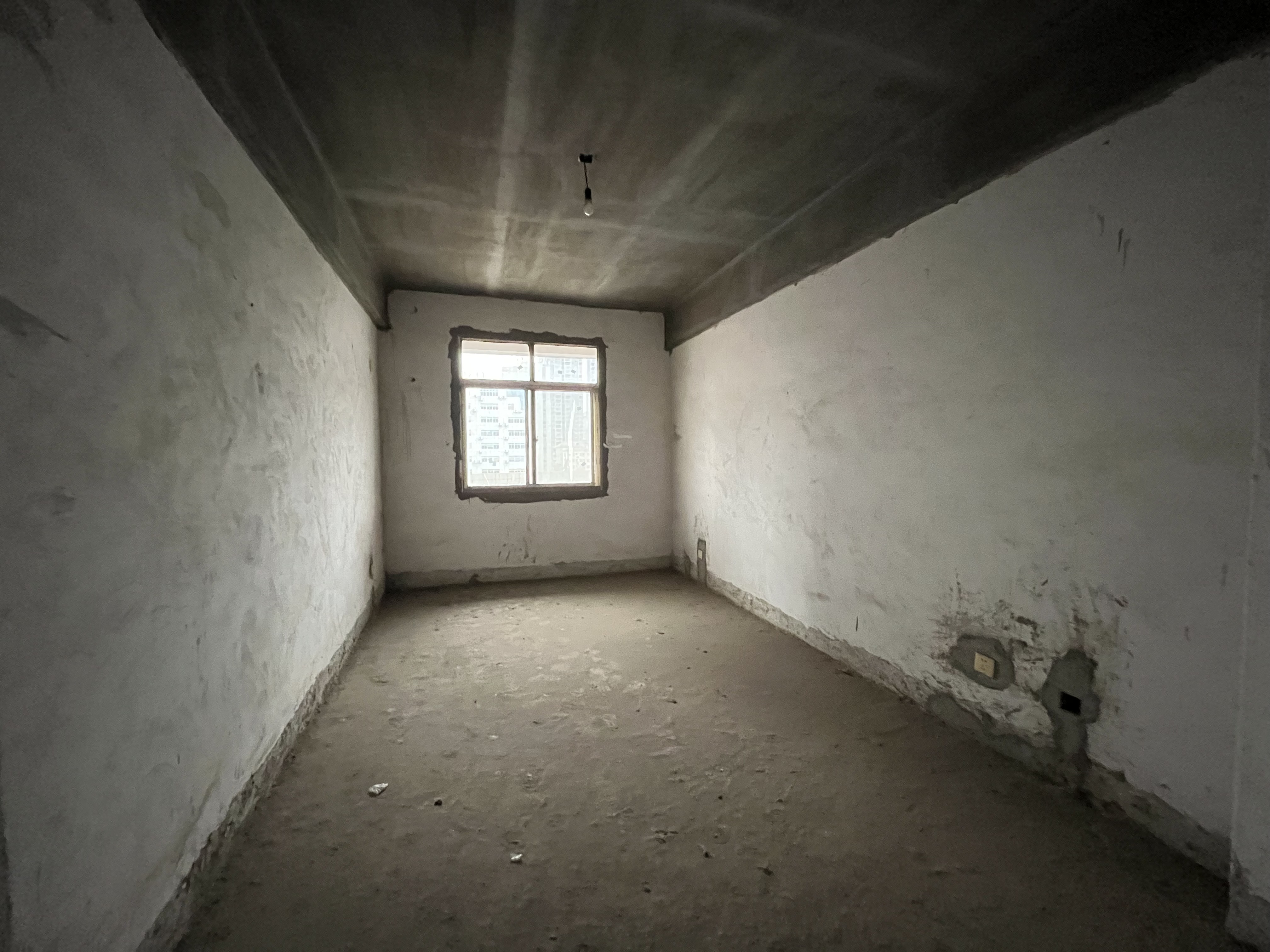 凯泉湾 4室2厅2卫 69.8万 凯泉湾 4室2厅2卫 69.8万客厅