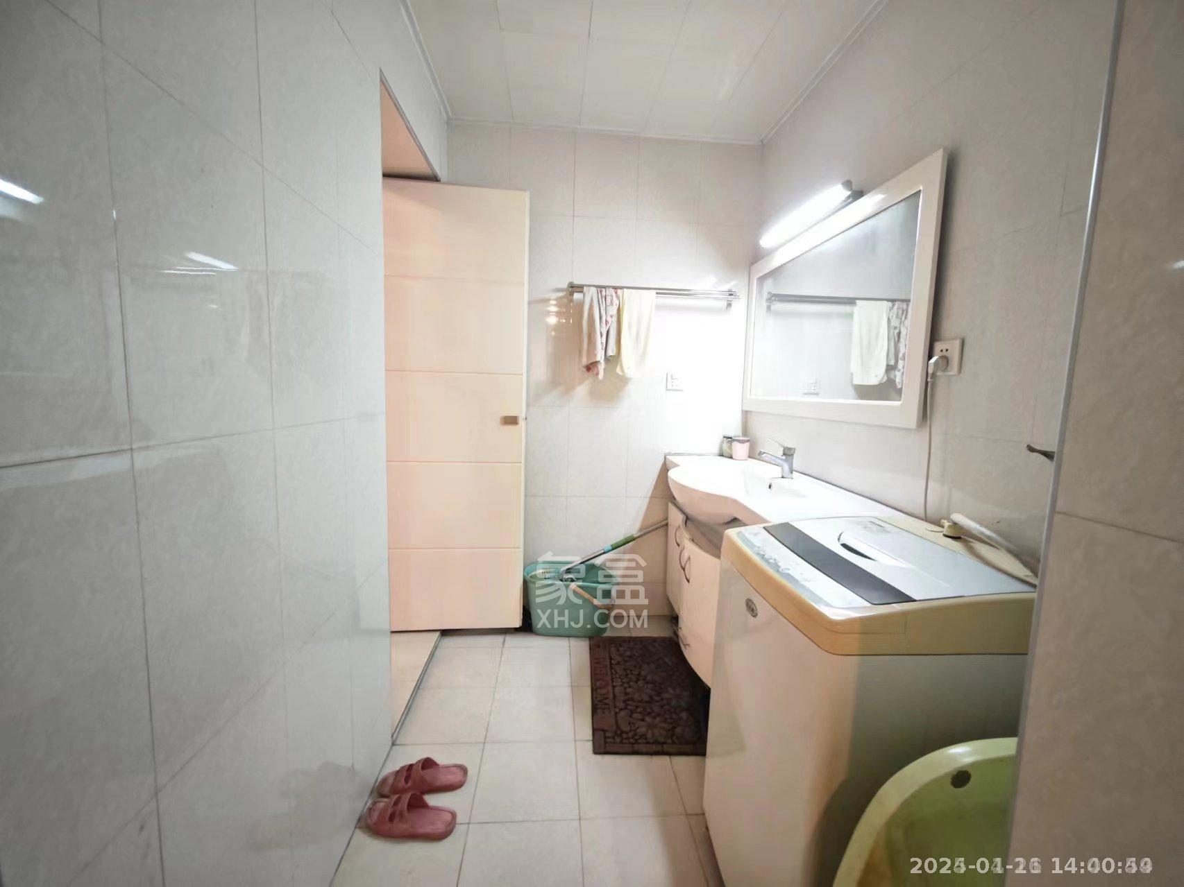 家园小区 4室2厅2卫 1600.0元/月 家园小区 4室2厅2卫 1600.0元/月室内图