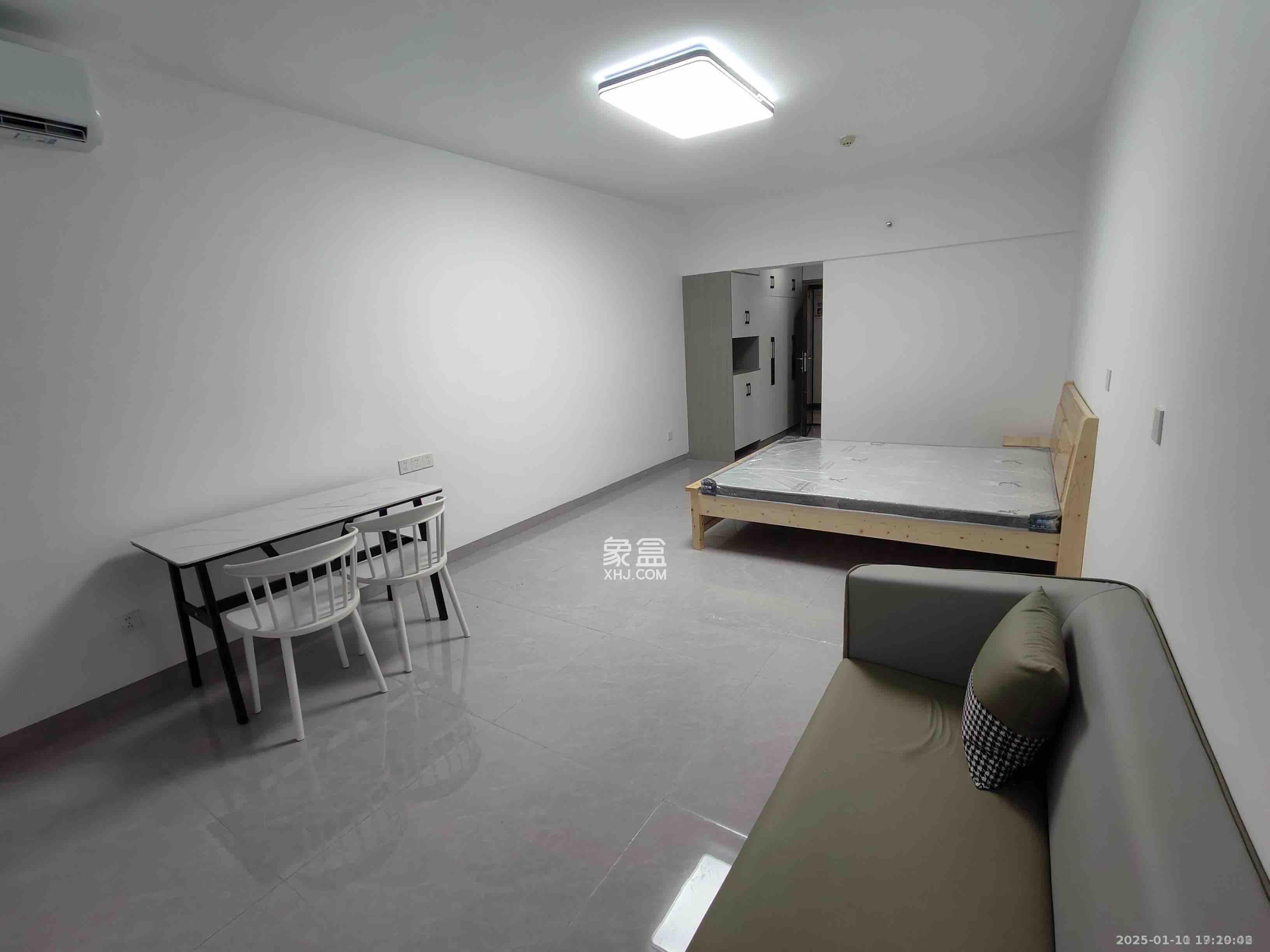 望兴景园二期(望兴西西里)  1室1厅1卫    2000.0元/月 望兴景园二期(望兴西西里)  1室1厅1卫    2000.0元/月室内图1