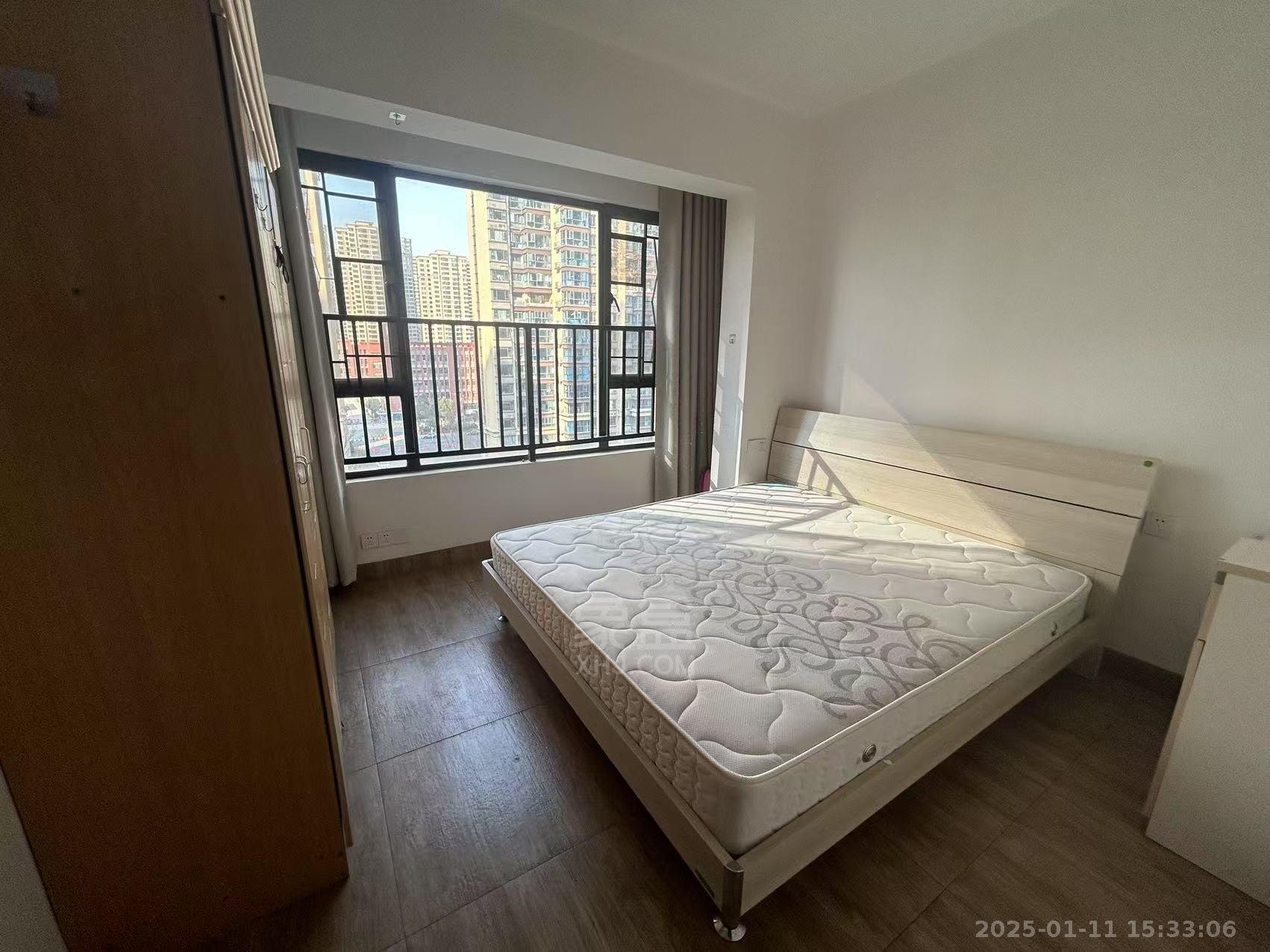 春藤小镇 3室2厅2卫 1800.0元/月 春藤小镇 3室2厅2卫 1800.0元/月室内图