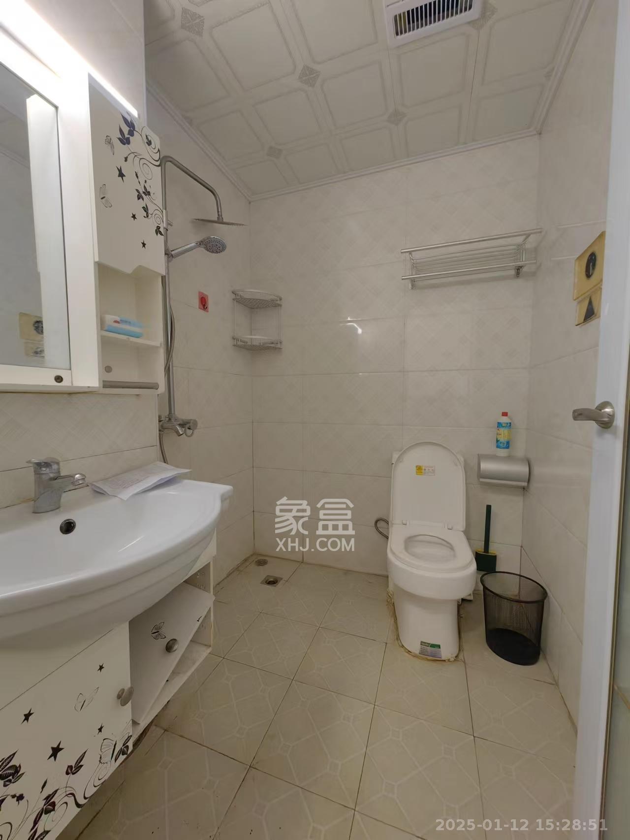 东上一品  1室1厅1卫    2000.0元/月 东上一品  1室1厅1卫    2000.0元/月室内图