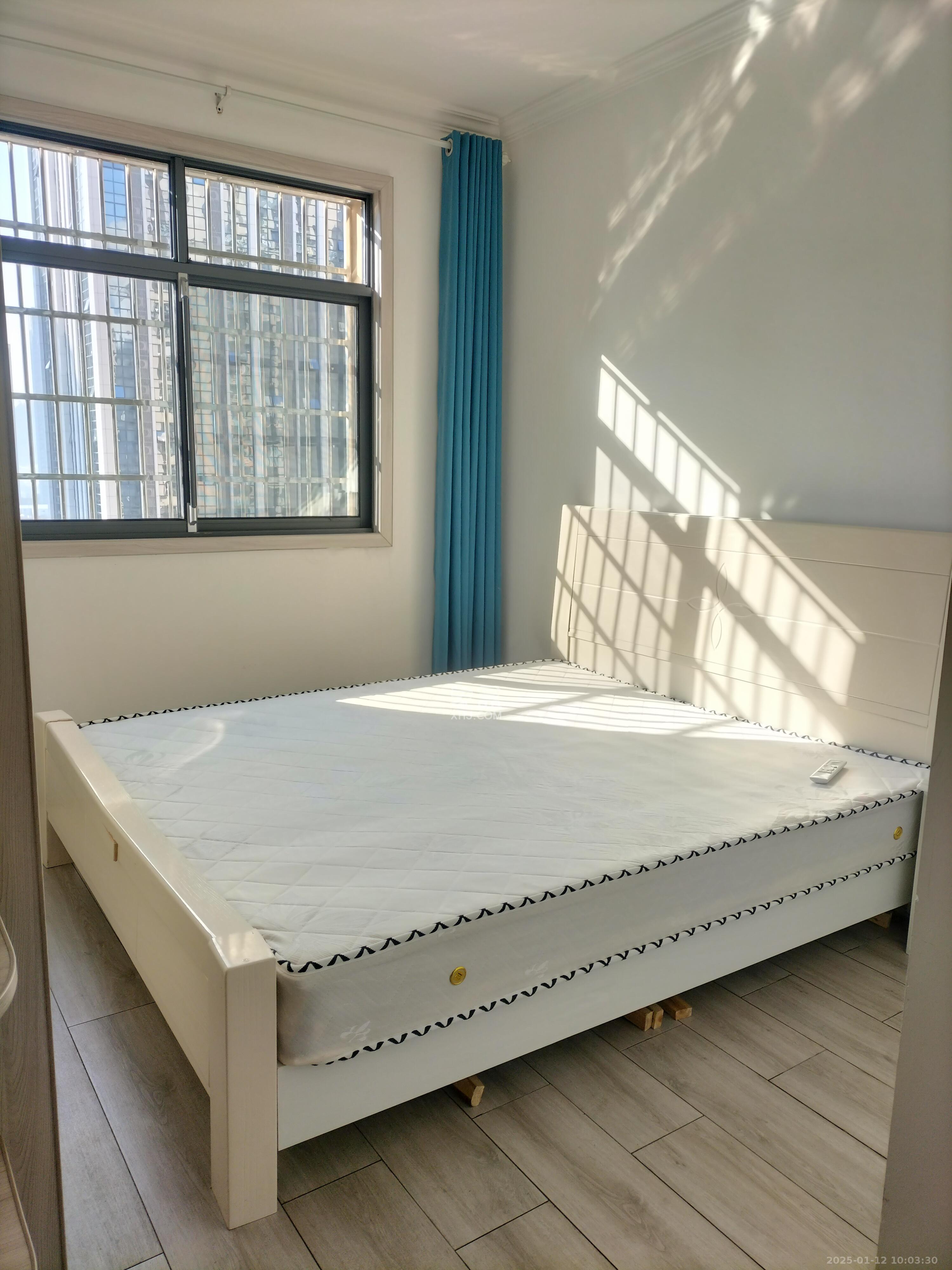 嘉荣苑 3室2厅1卫 2600.0元/月 嘉荣苑 3室2厅1卫 2600.0元/月室内图