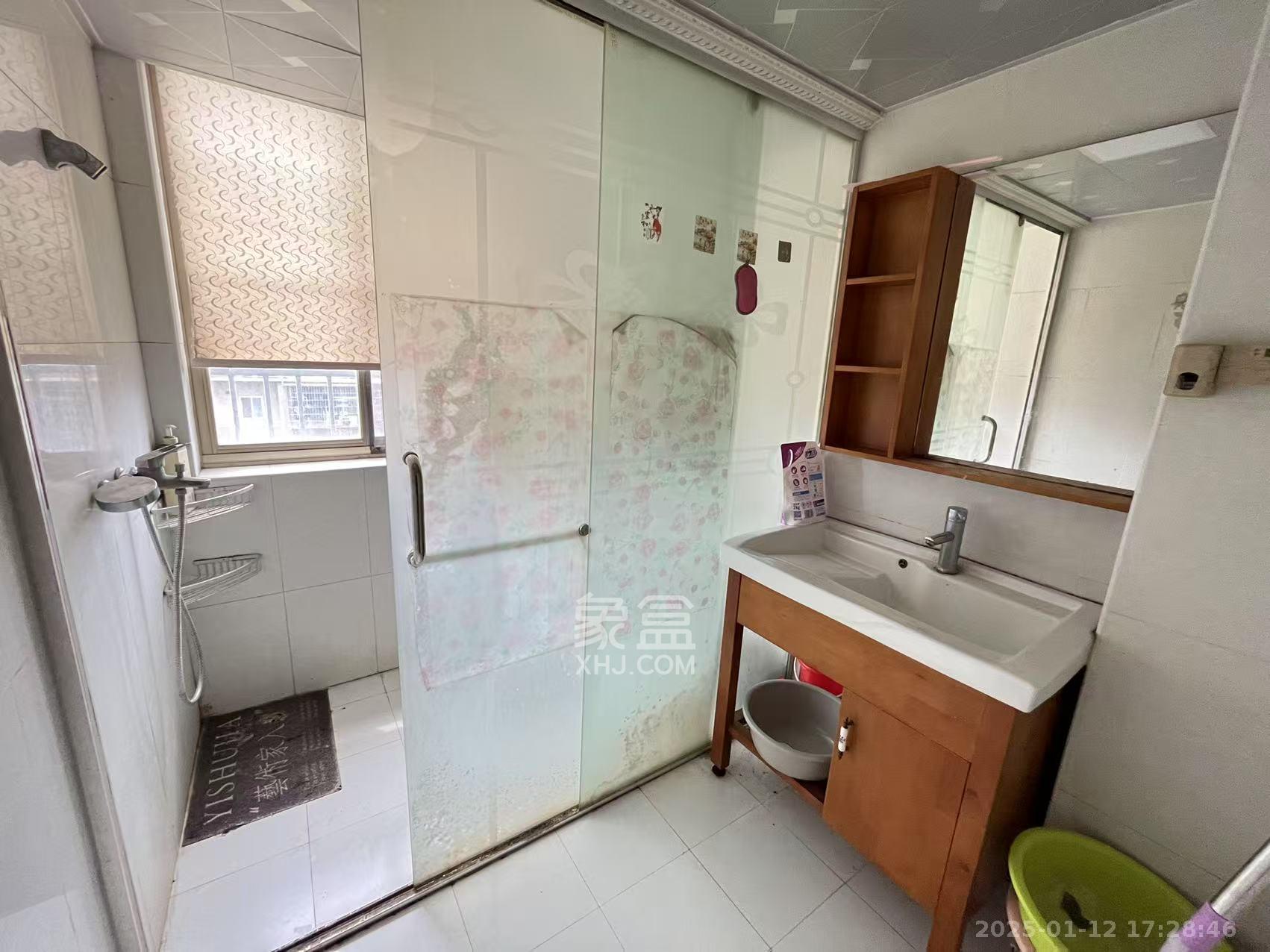 南郡明珠 3室2厅2卫 1600.0元/月 南郡明珠 3室2厅2卫 1600.0元/月室内图