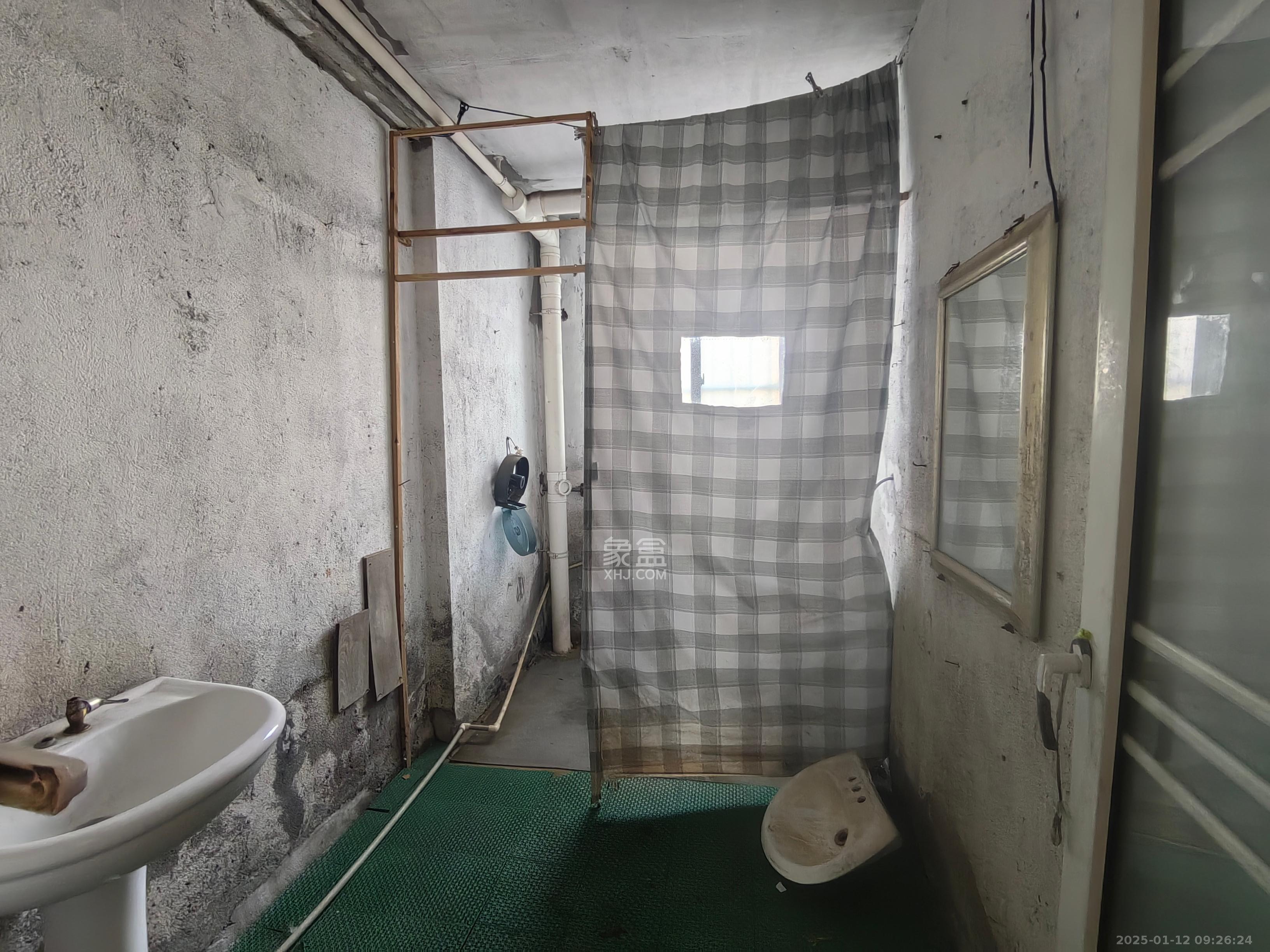 鄱阳小区  3室2厅2卫   1500.00元/月室内图