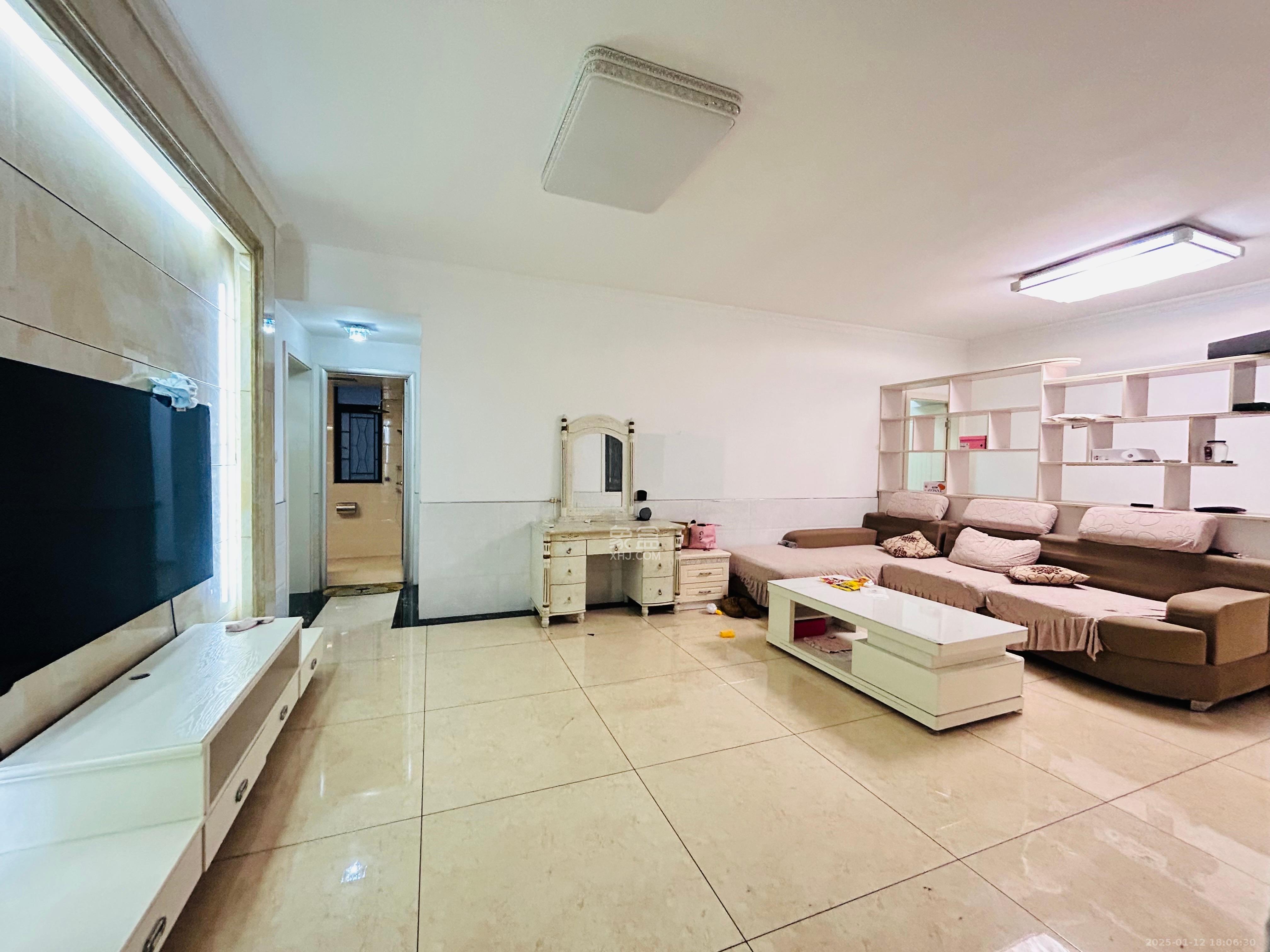 蓝山郡 3室2厅2卫 2000.0元/月 蓝山郡 3室2厅2卫 2000.0元/月室内图