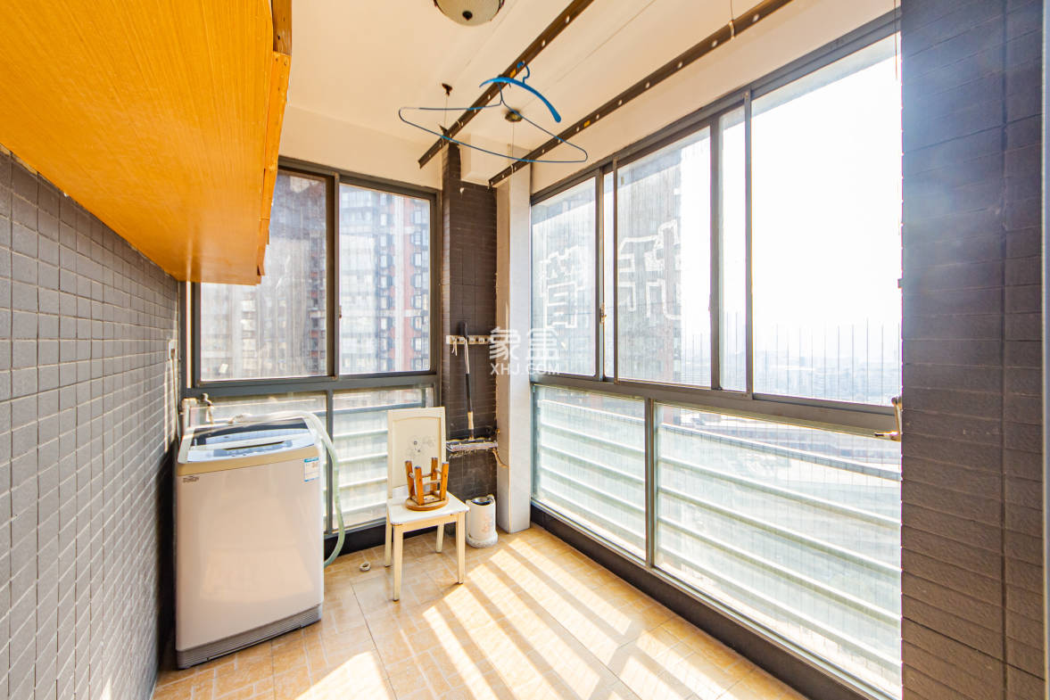 滨江君悦香邸  3室2厅1卫    98.0万 滨江君悦香邸  3室2厅1卫    98.0万其他