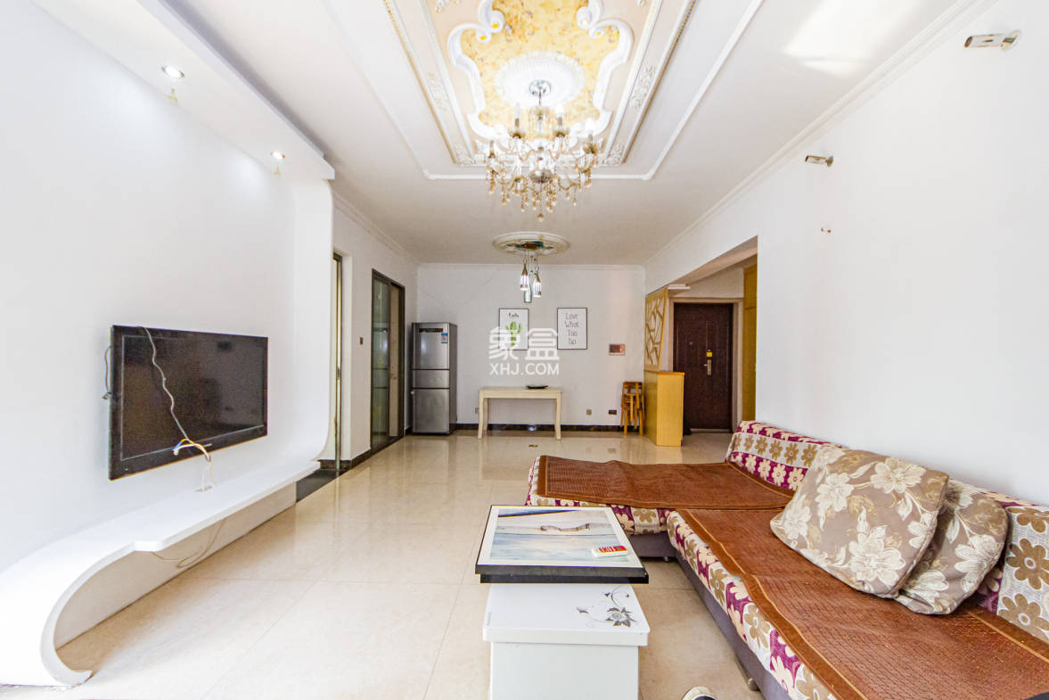 滨江君悦香邸  3室2厅1卫    98.0万 滨江君悦香邸  3室2厅1卫    98.0万客厅