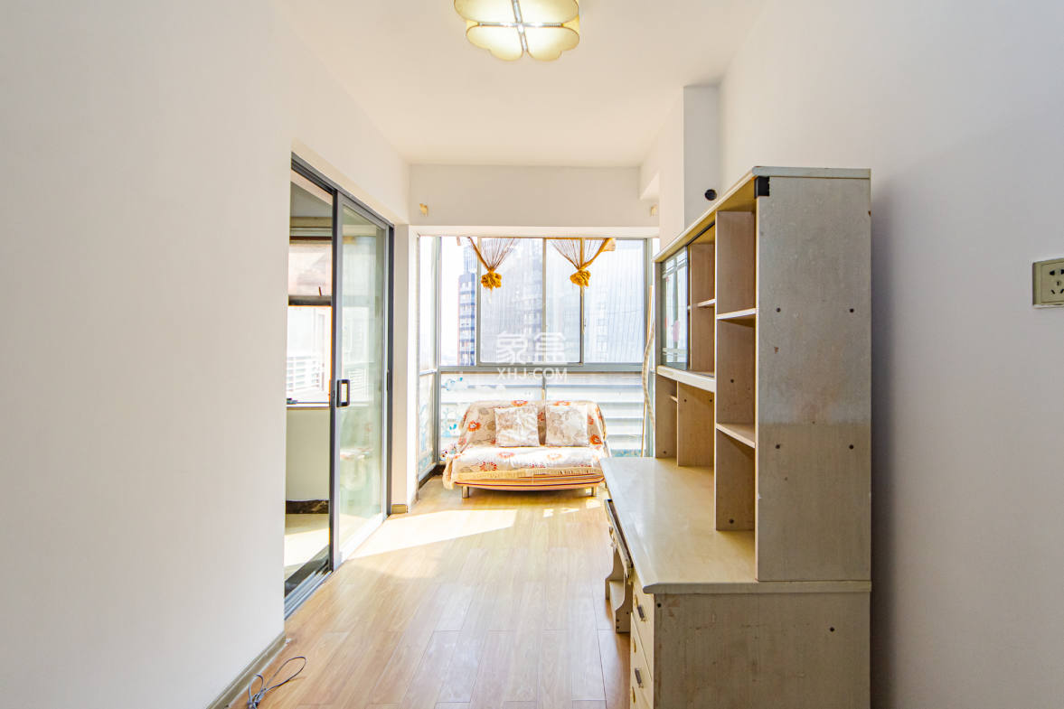 滨江君悦香邸  3室2厅1卫    98.0万 滨江君悦香邸  3室2厅1卫    98.0万卧室